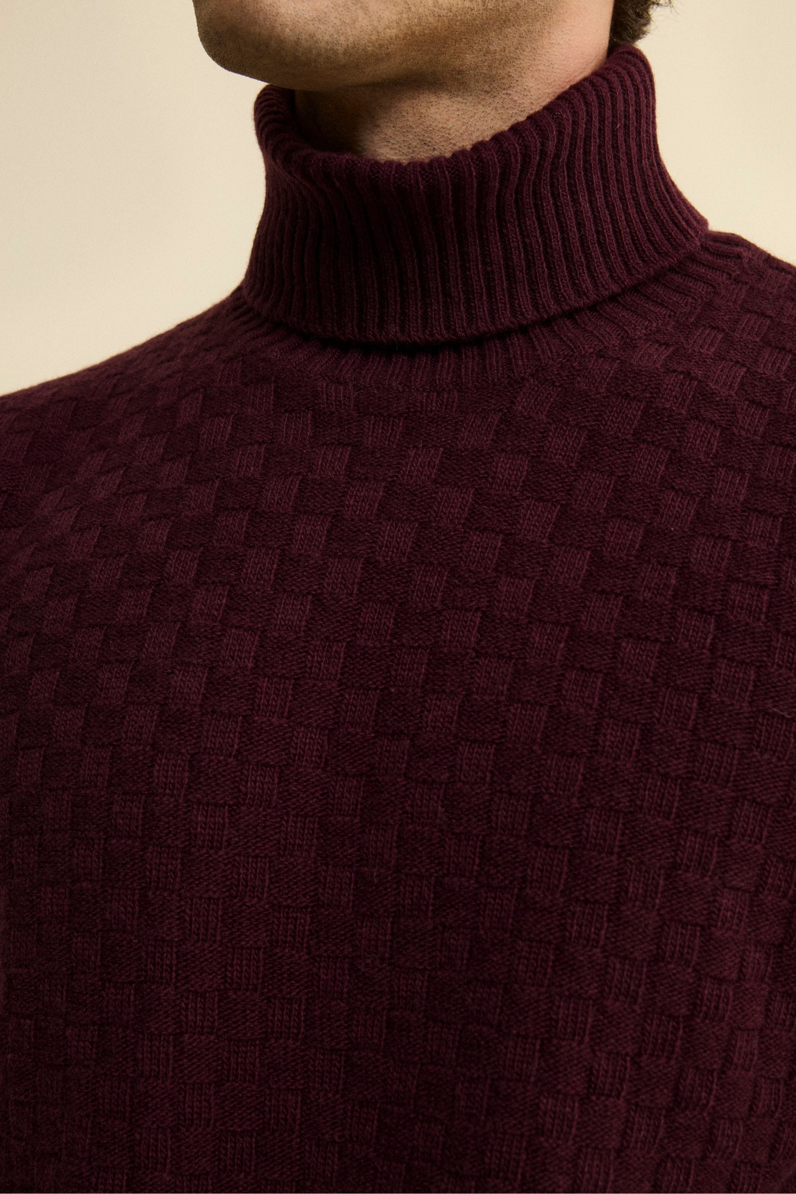 Cable-Knit Turtleneck in Virgin Wool - Burgundy