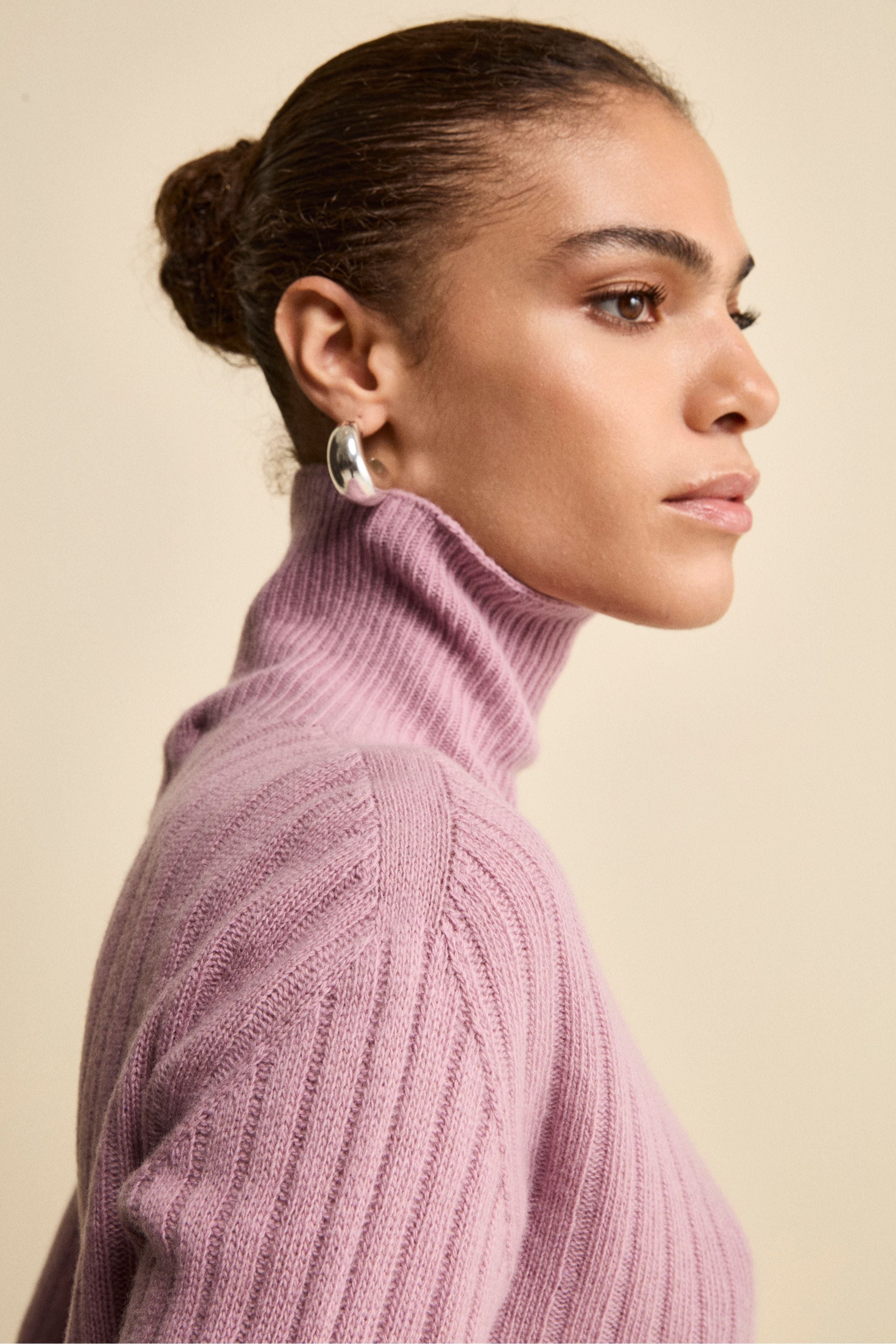 Turtleneck in Wool and Cashmere with Cable Detail - Lilac