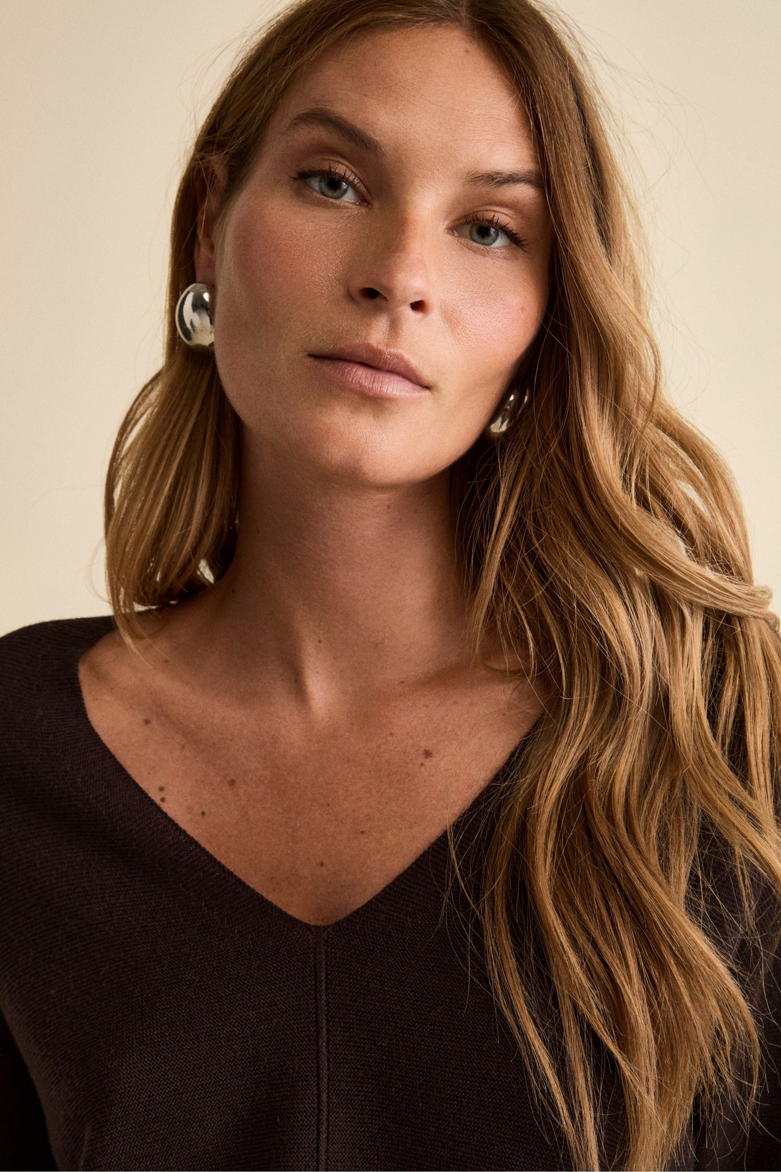 Oversized Merino Wool V-Neck Sweater - Dark brown