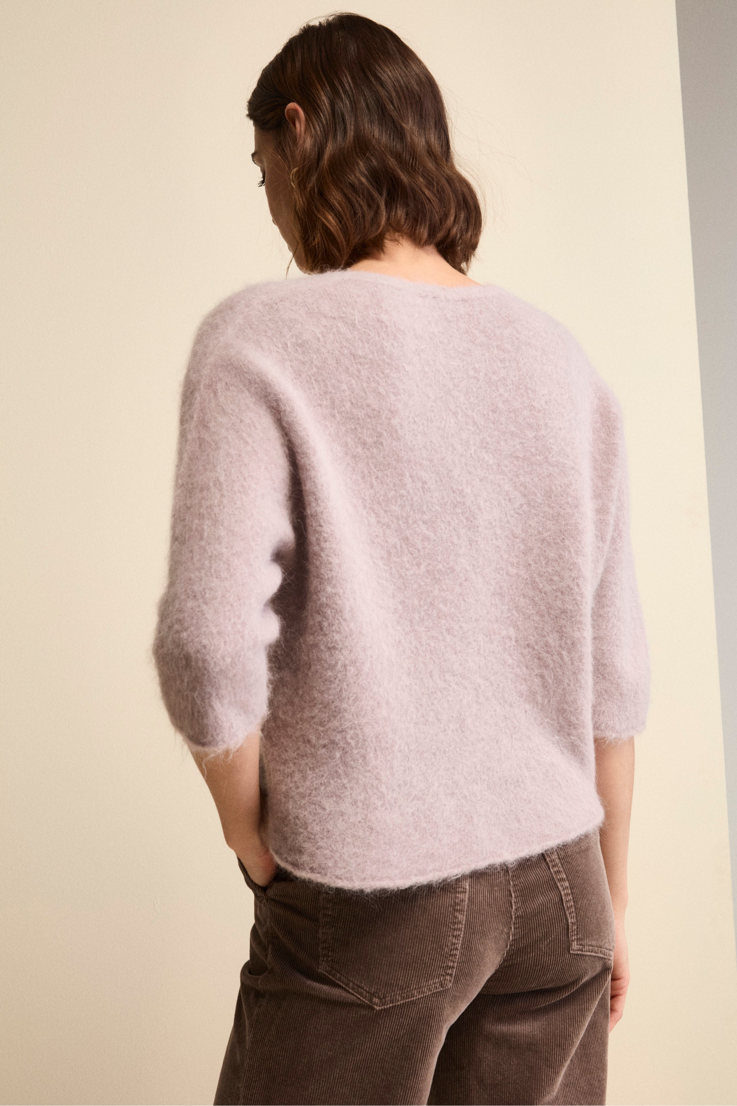 V-Neck Boxy Sweater in Alpaca Blend - Powder pink