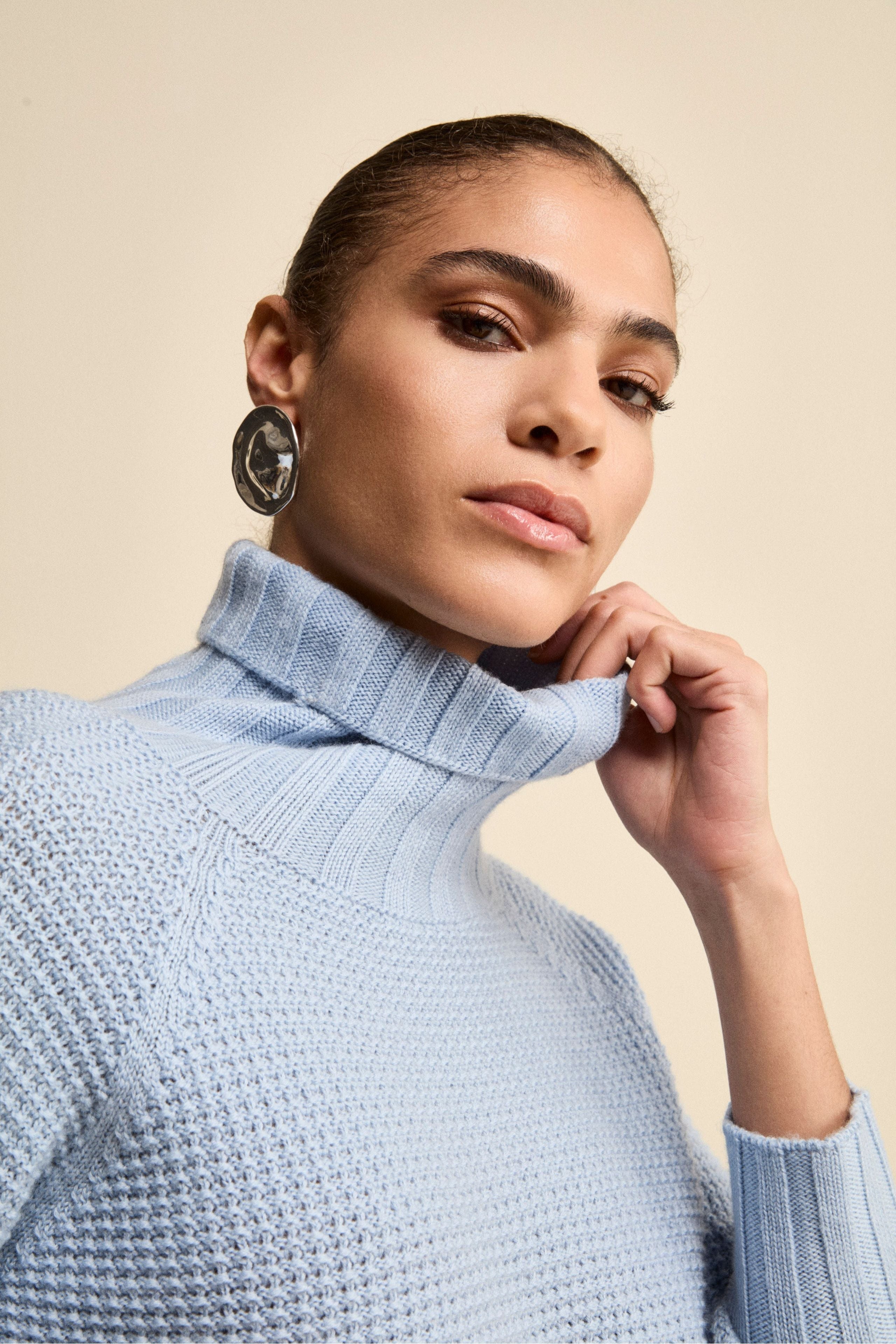 Soft Textured Merino Wool Turtleneck - Light blue