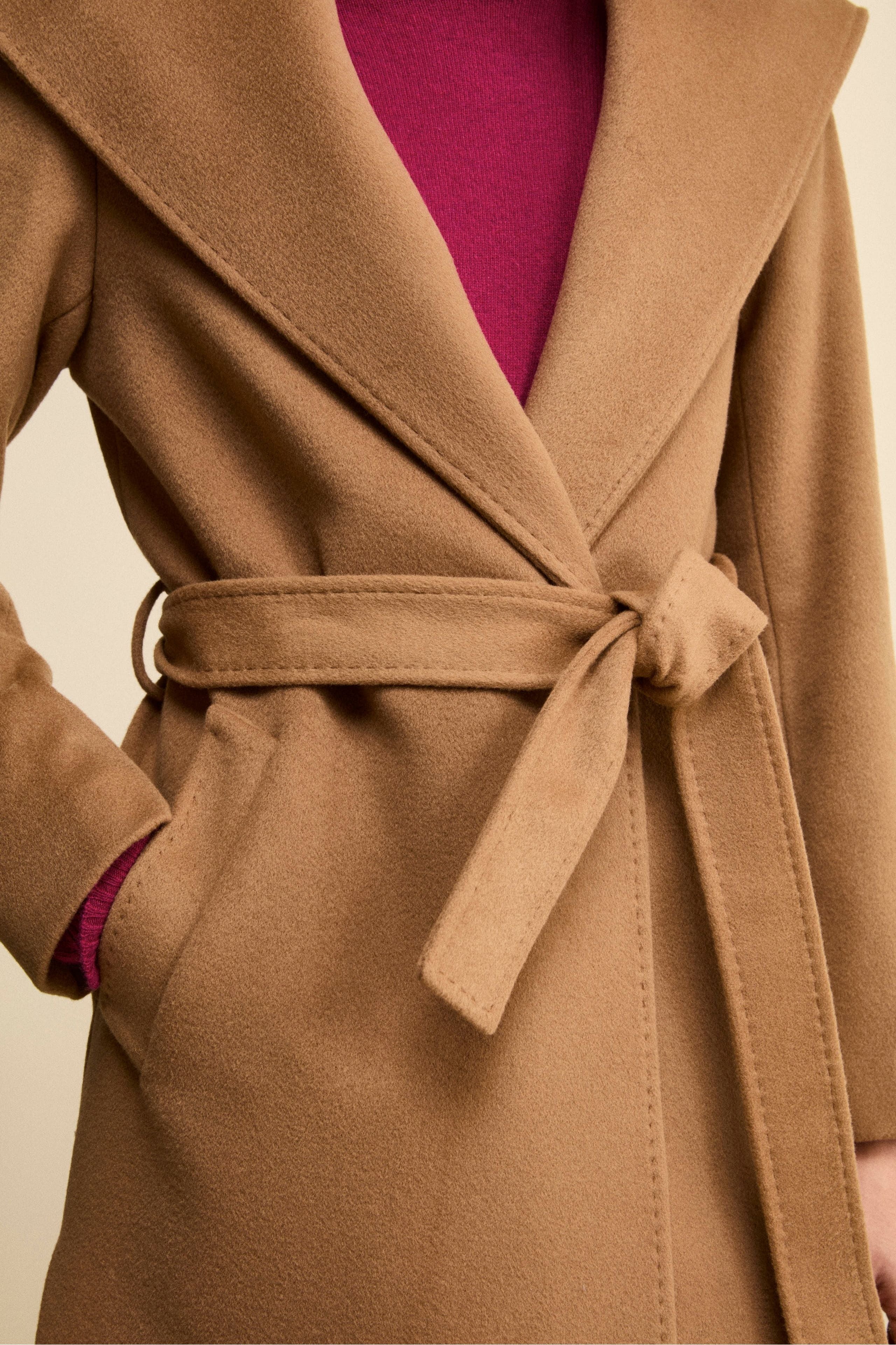 Long Coat in Wool and Cashmere with Hood - Camel