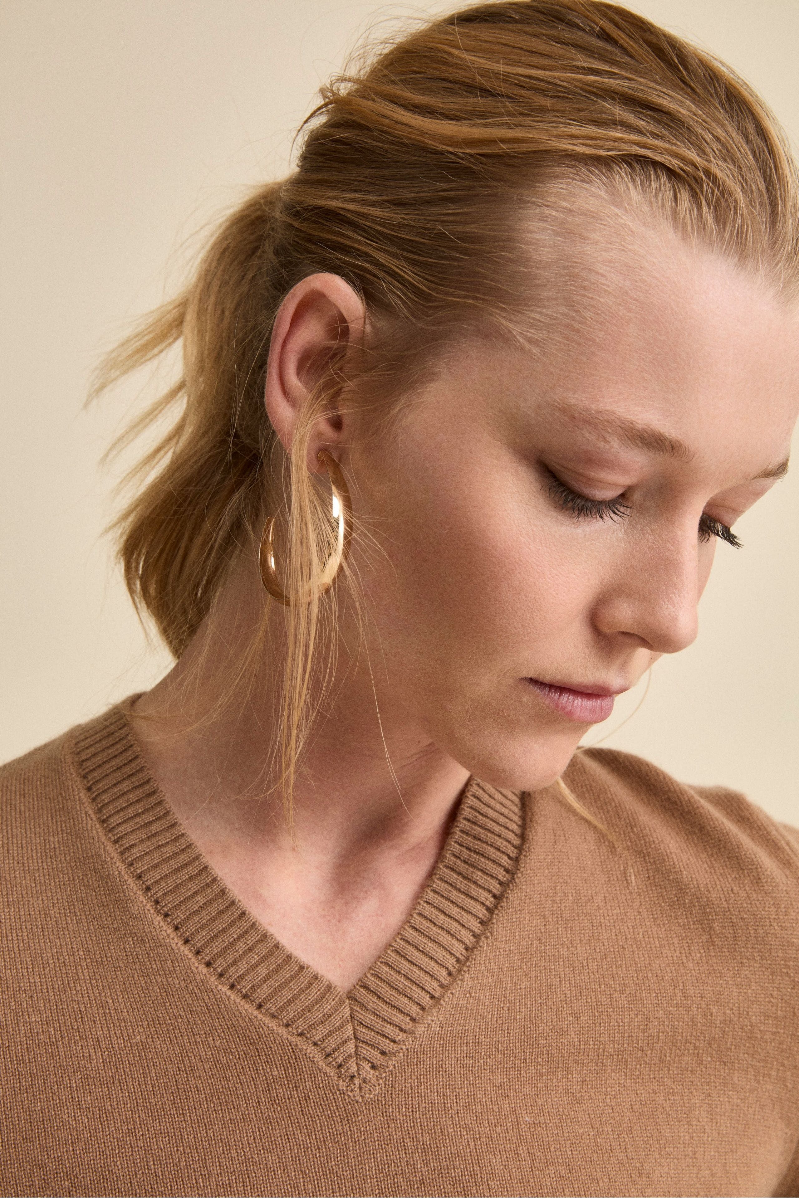 Pure Cashmere V-Neck Sweater - Camel