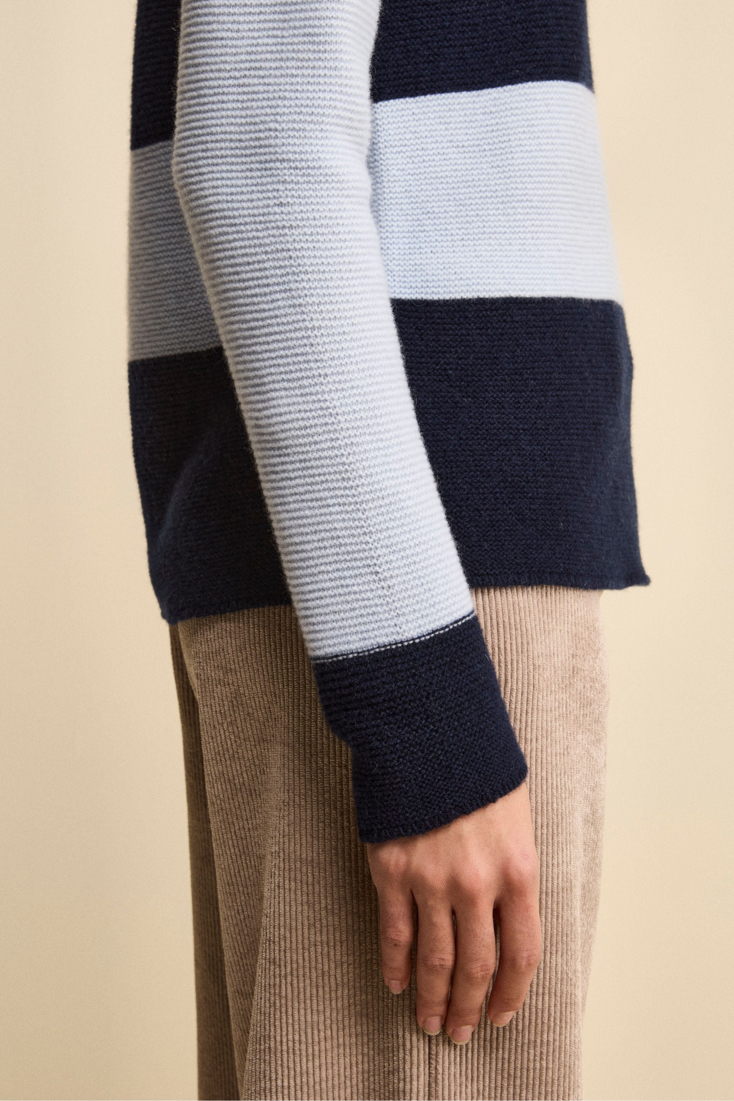 Striped Links-Knit Crewneck in Wool and Cashmere - Blue-Light blue