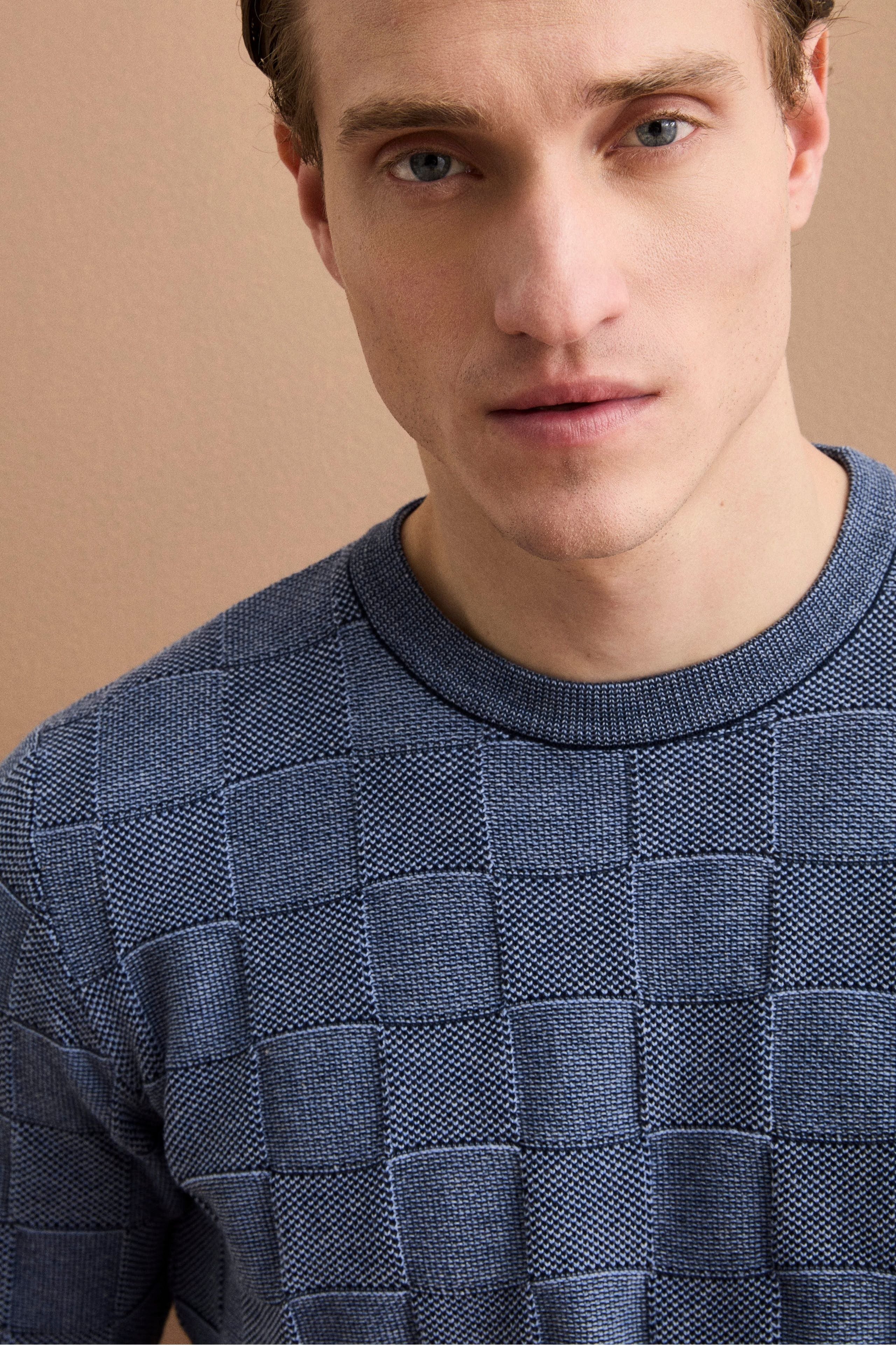 Karo-Strickpullover mit Rundhals aus Baumwolle - Blau-Grau