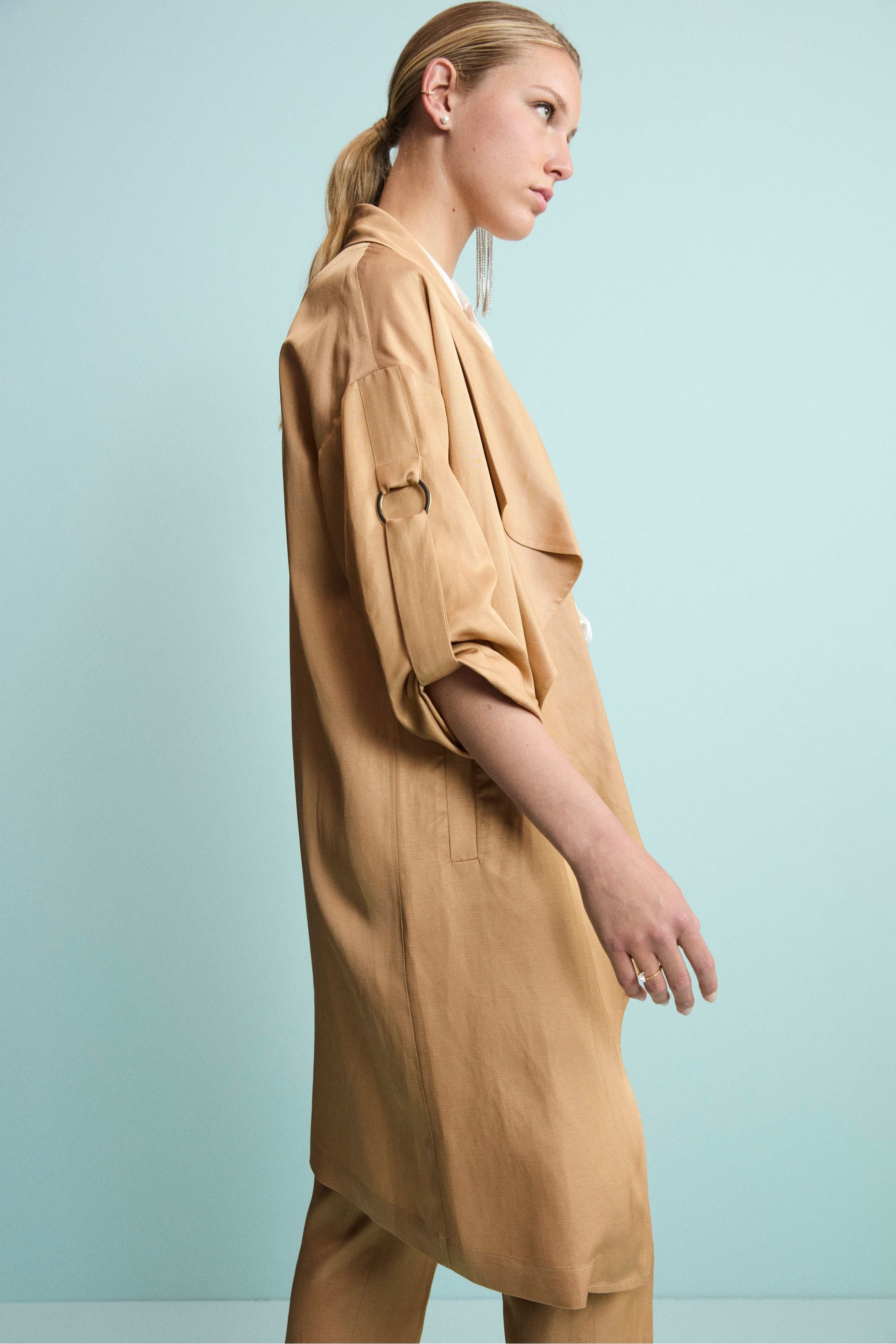 Elegant Duster Coat in Blended Linen - Gold