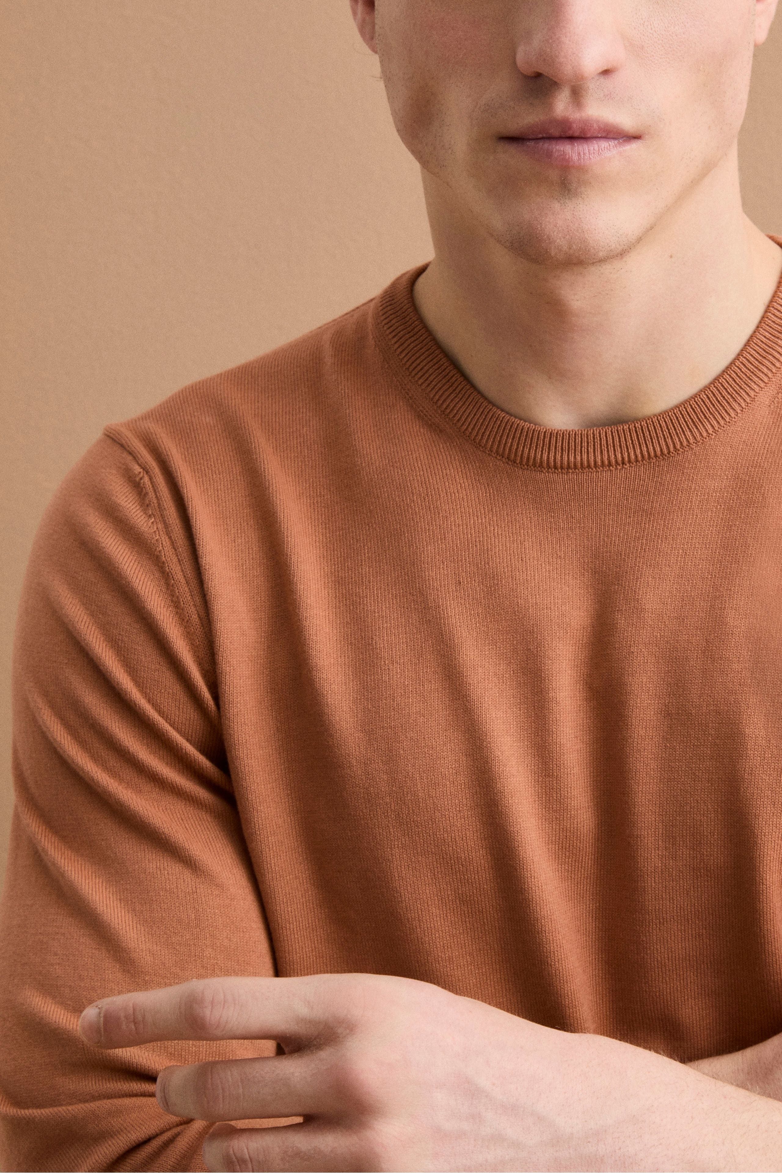 Baumwollpullover mit Rundhalsausschnitt - TERRAKOTTA
