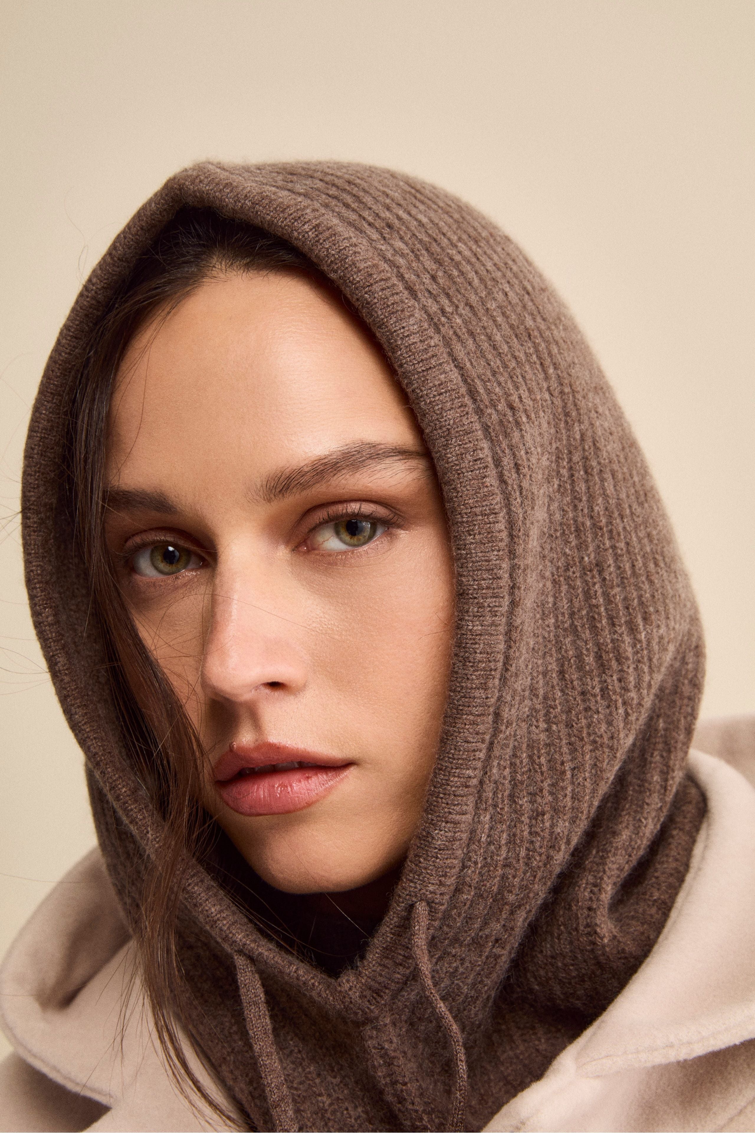 Ribbed Cashmere Balaclava - Chestnut