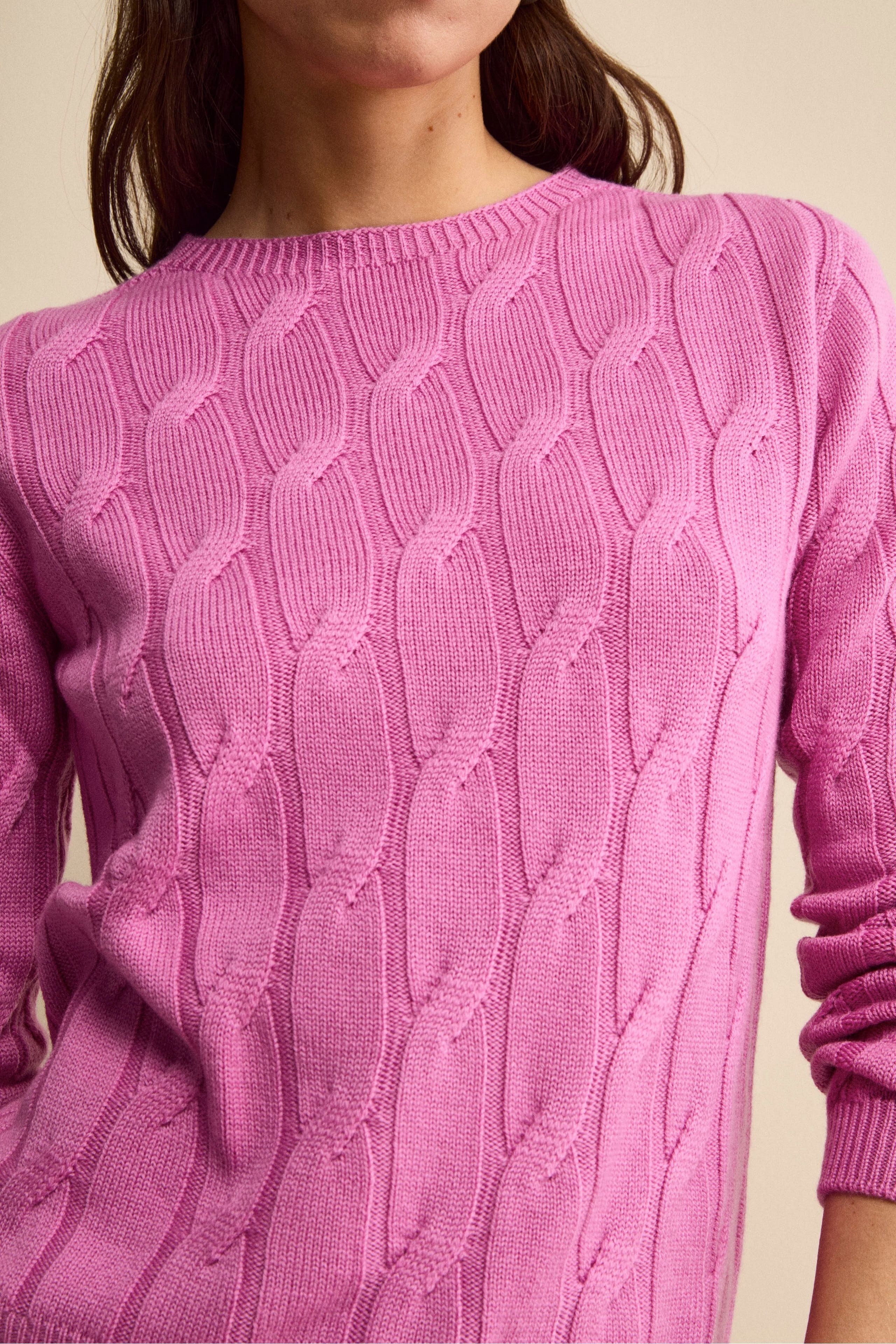 Cable-Knit Crewneck Sweater in Merino Wool - Fuchsia
