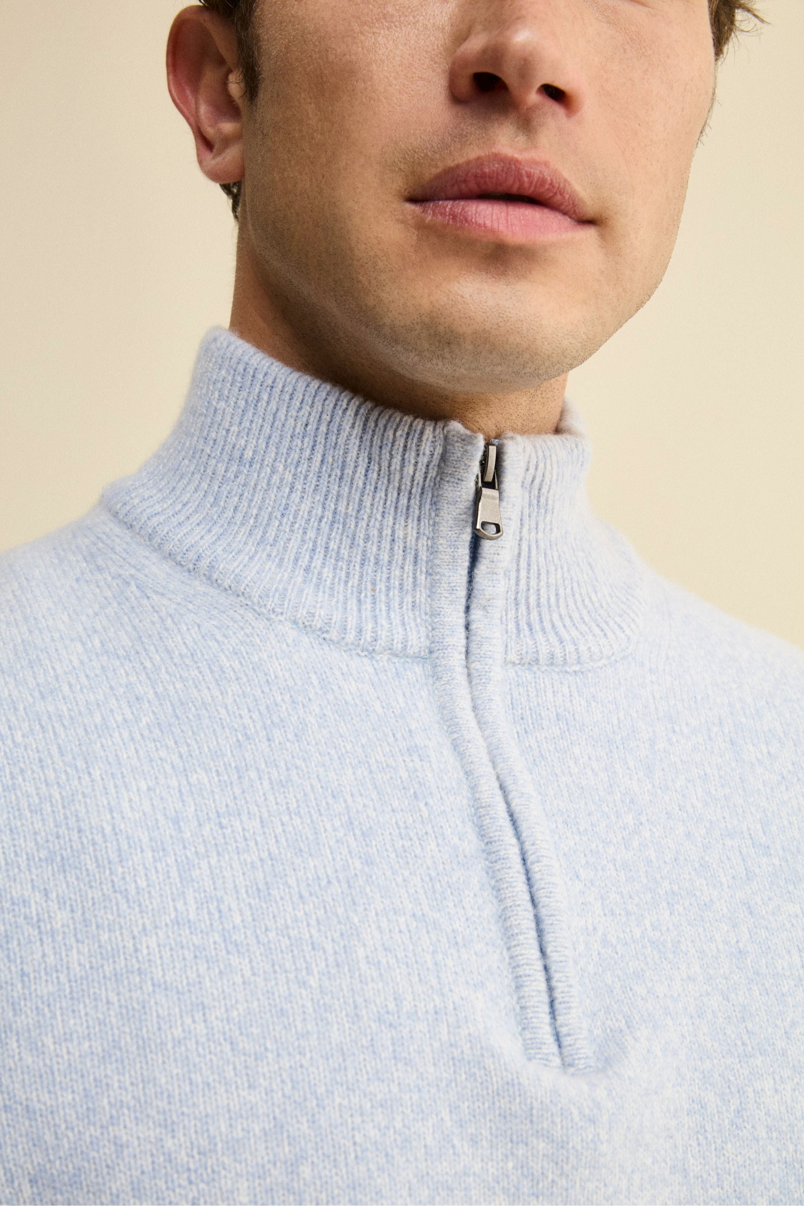 Zip Mock Neck in Wool Blend - Light blue