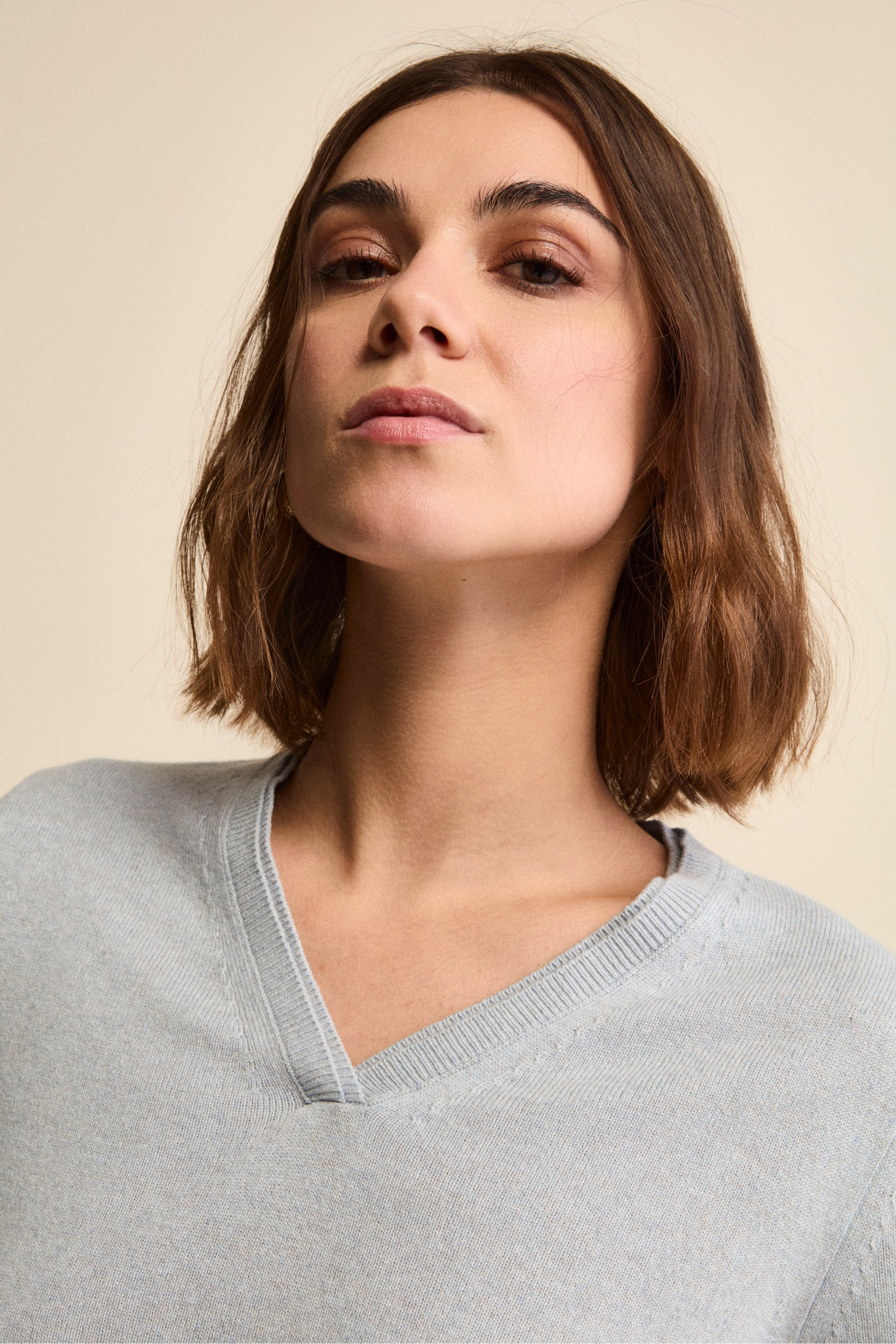 Silk and Cashmere V-Neck Pullover - Light blue