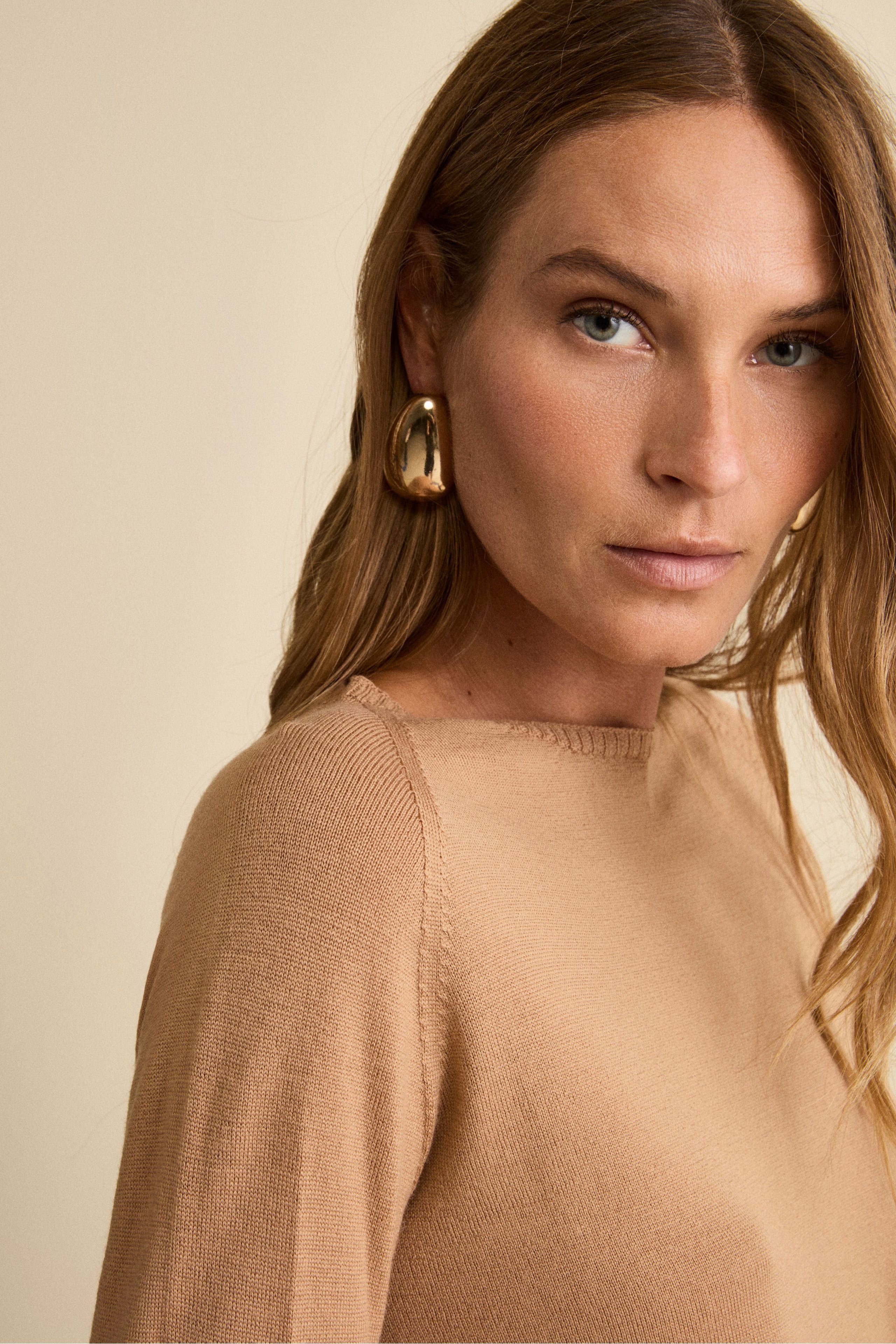 Merino Wool Crewneck with Ribbed Edges - Camel