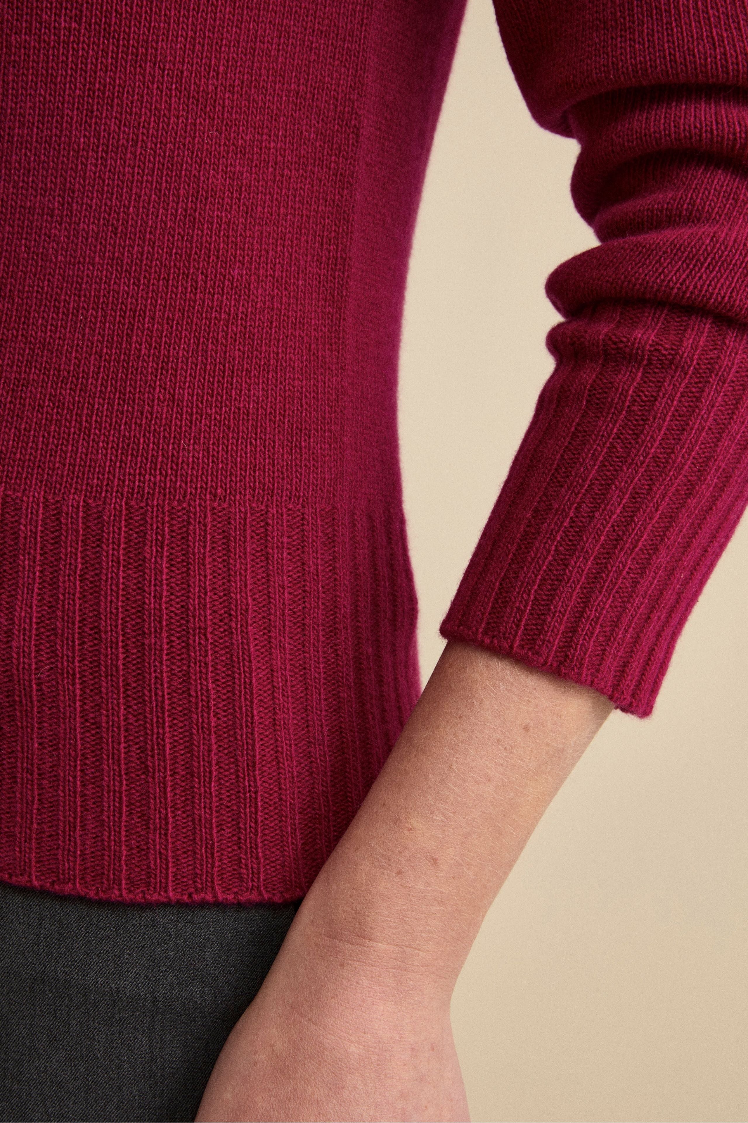 Raglan Crewneck in Wool and Cashmere - Cherry