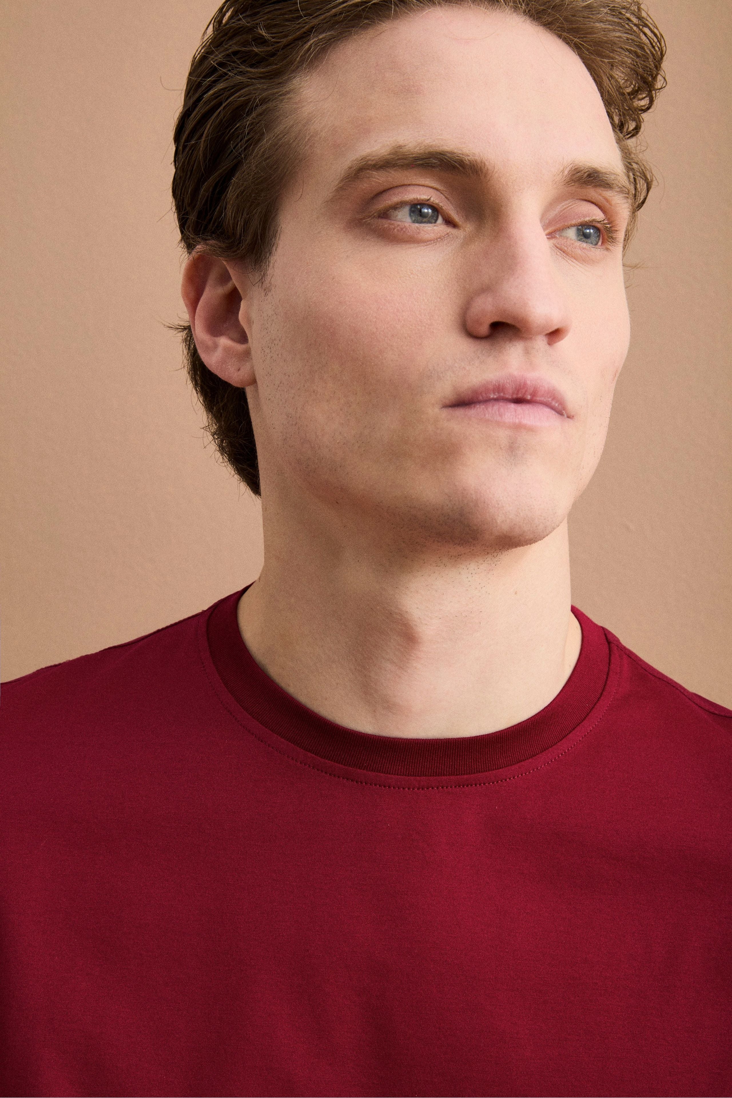 Slim Fit T-Shirt aus Scottish Cotton - BORDEAUX