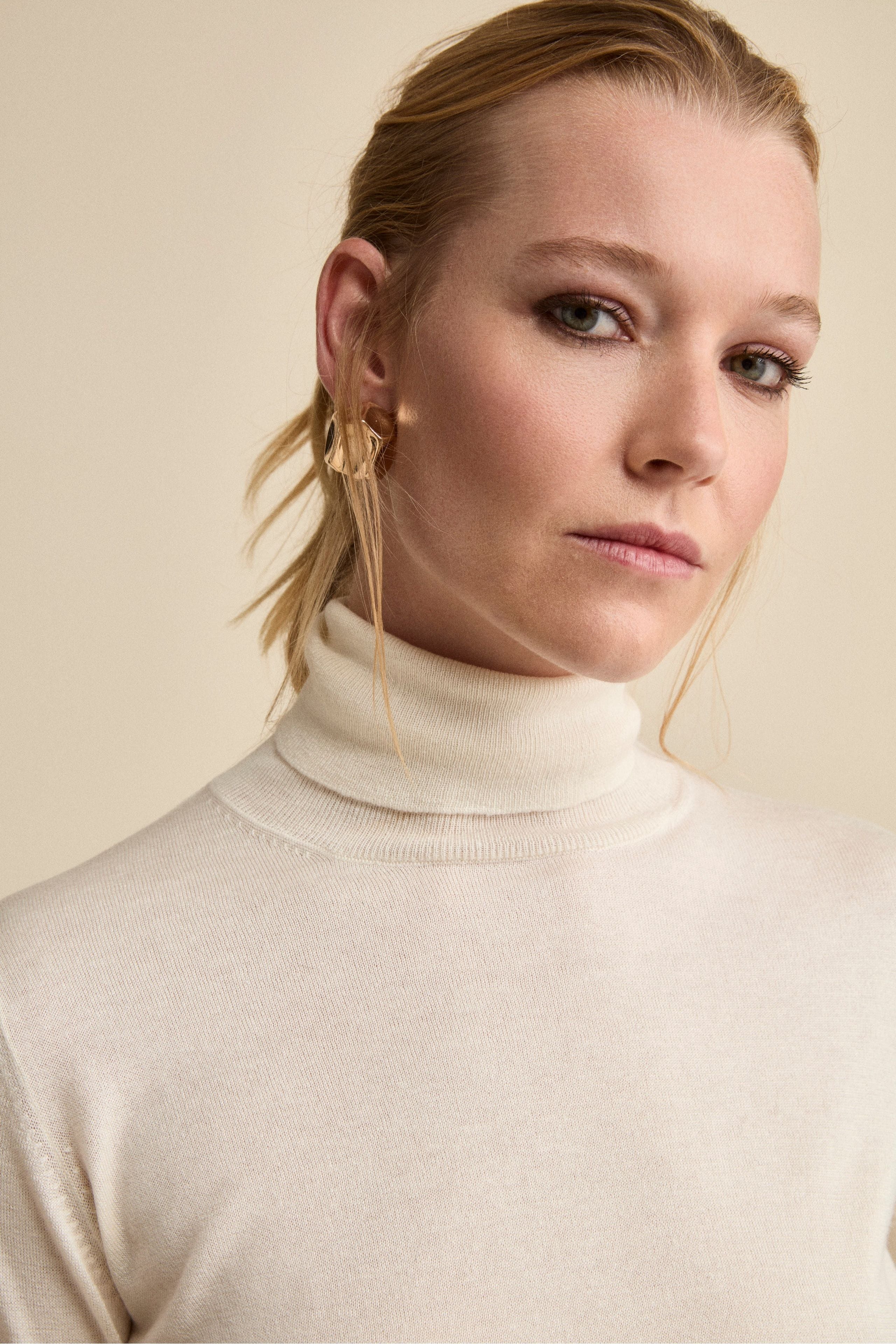 Extrafine Silk and Cashmere Turtleneck Sweater - CREAM