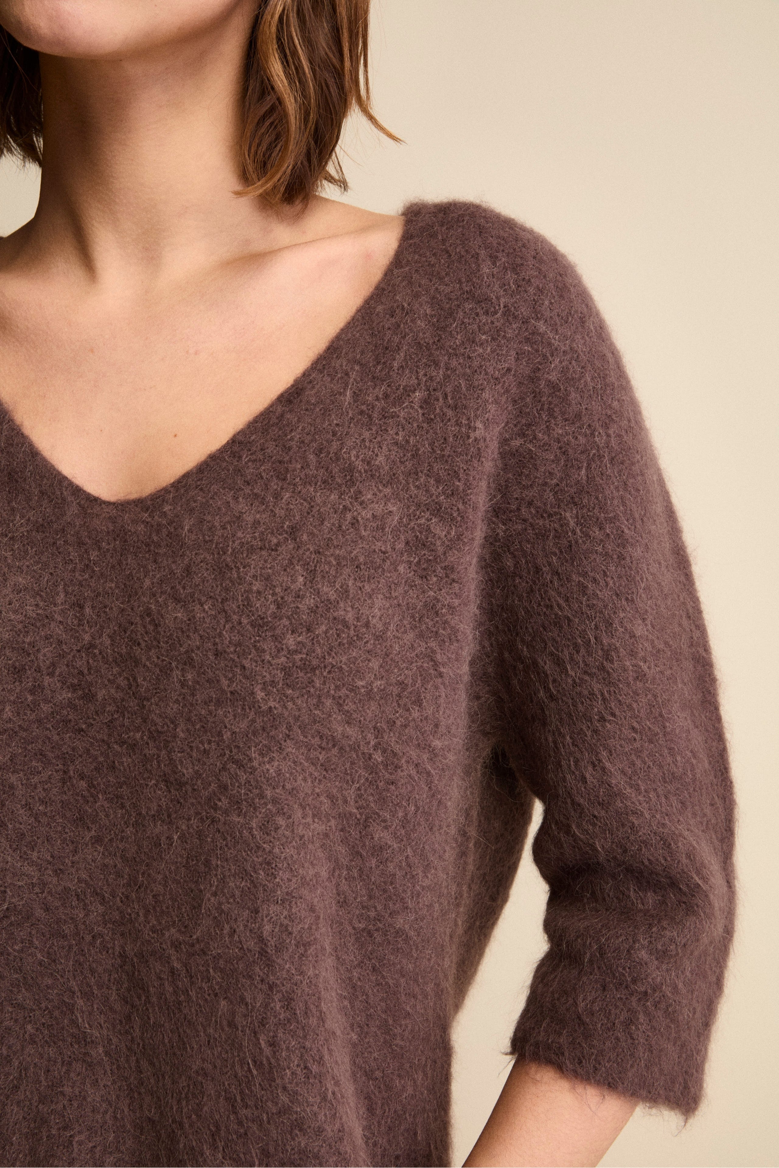 V-Neck Boxy Sweater in Alpaca Blend - Dark brown