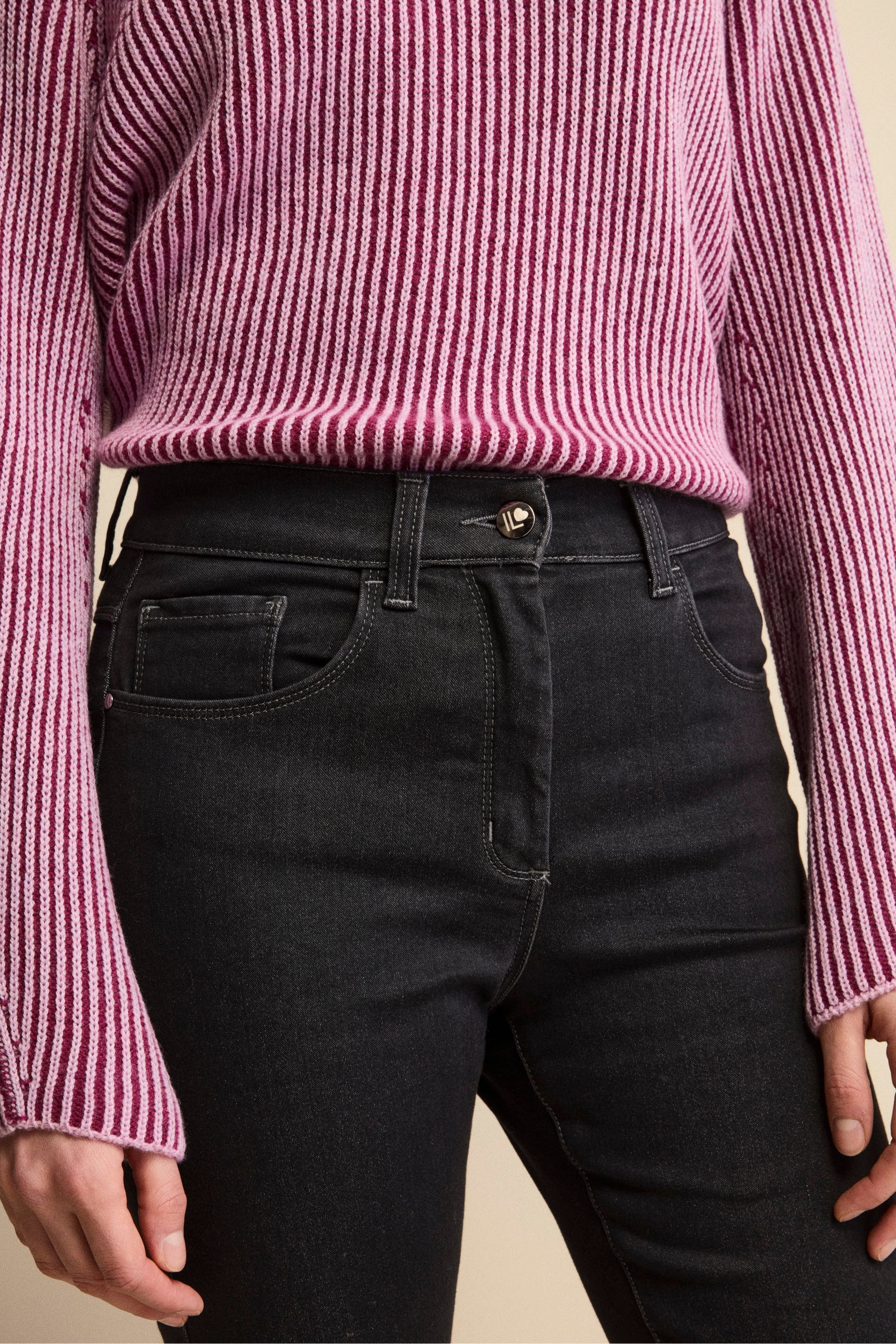 Slim-Fit-Cigarette-Jeans aus Baumwollmix - SCHWARZ