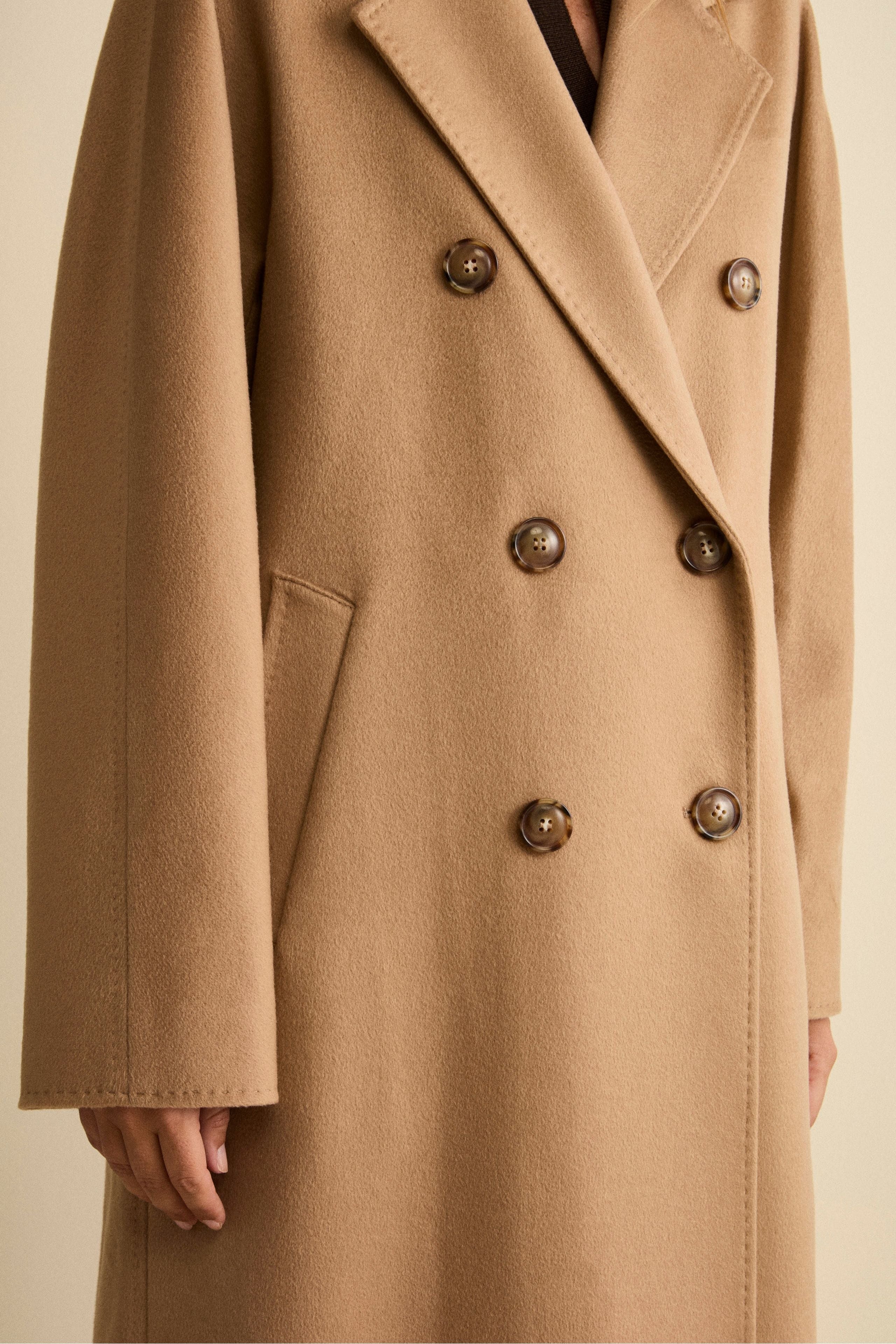 Long Lined Double-Breasted Coat in Cashmere - Camel