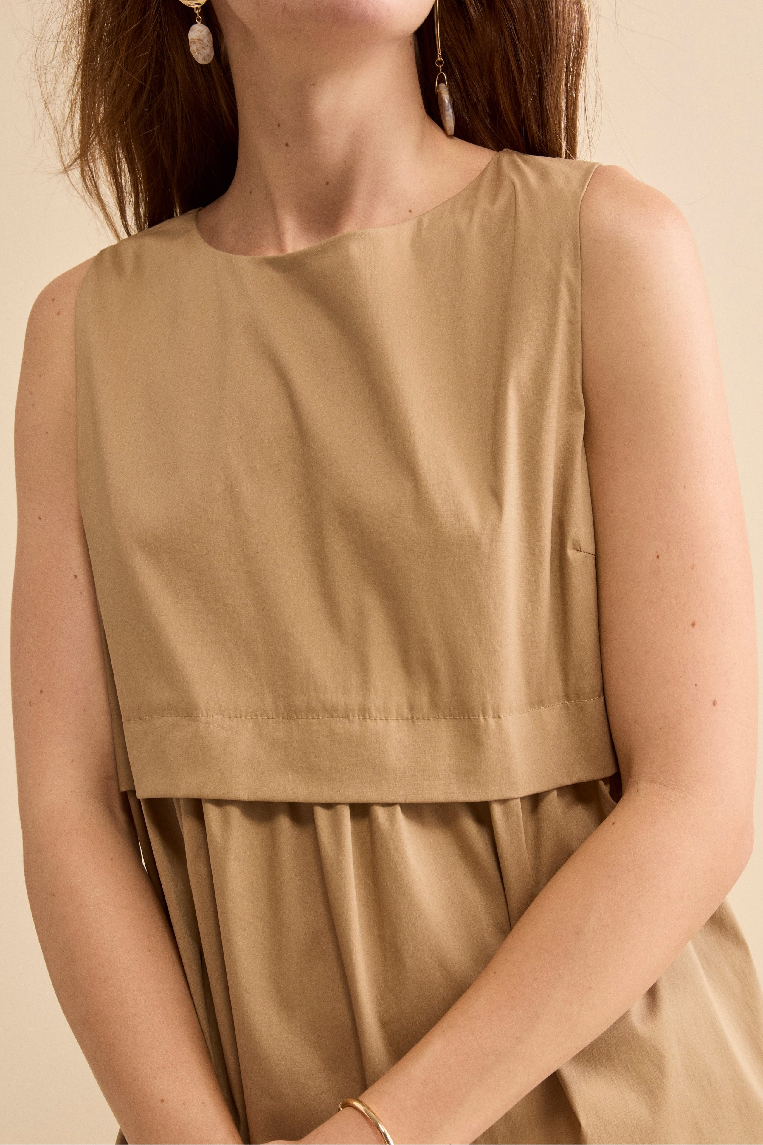 Abito Midi Smanicato in Tela - CAMMELLO