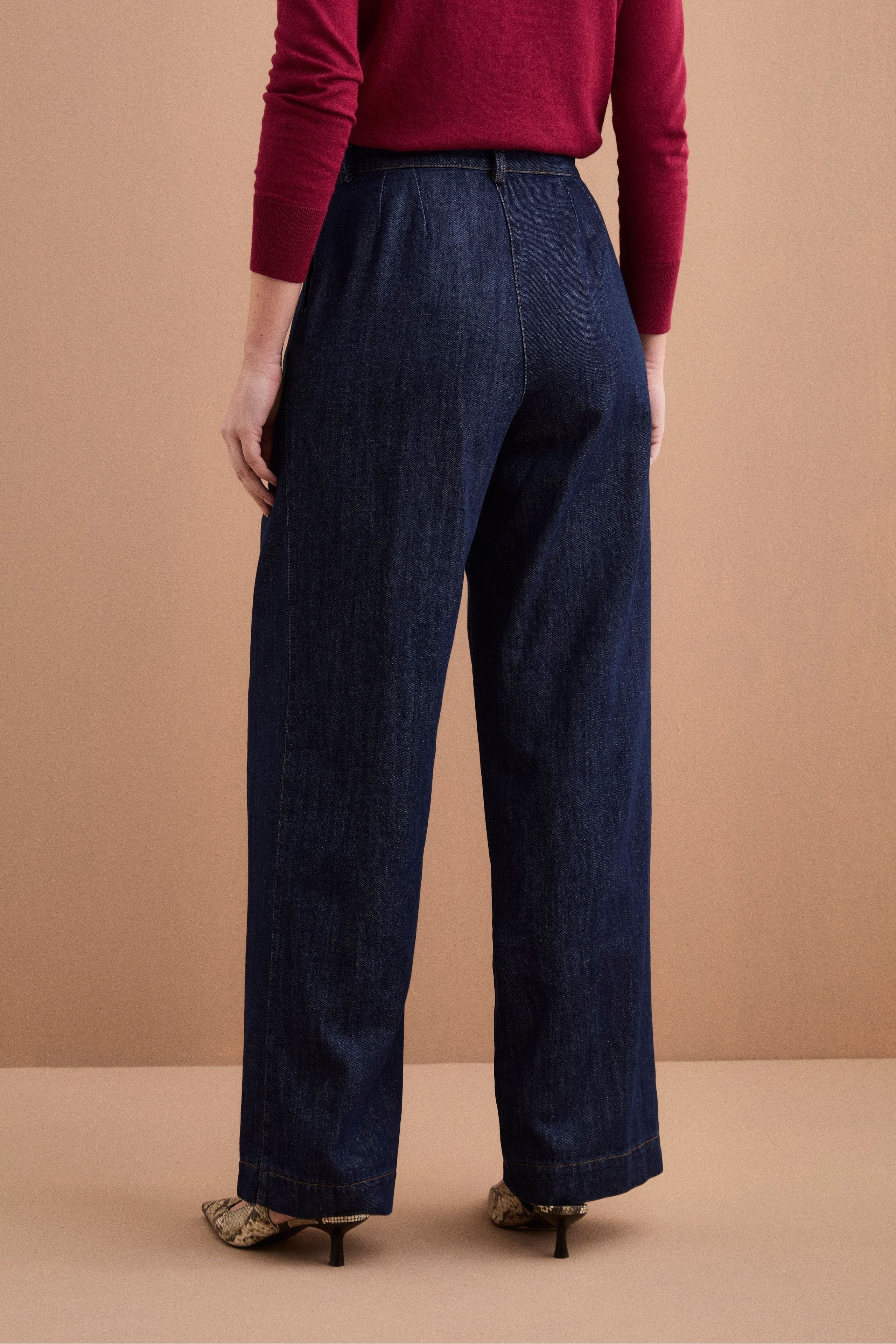 Pantalone in Denim a Gamba Larga con Pinces - DENIM
