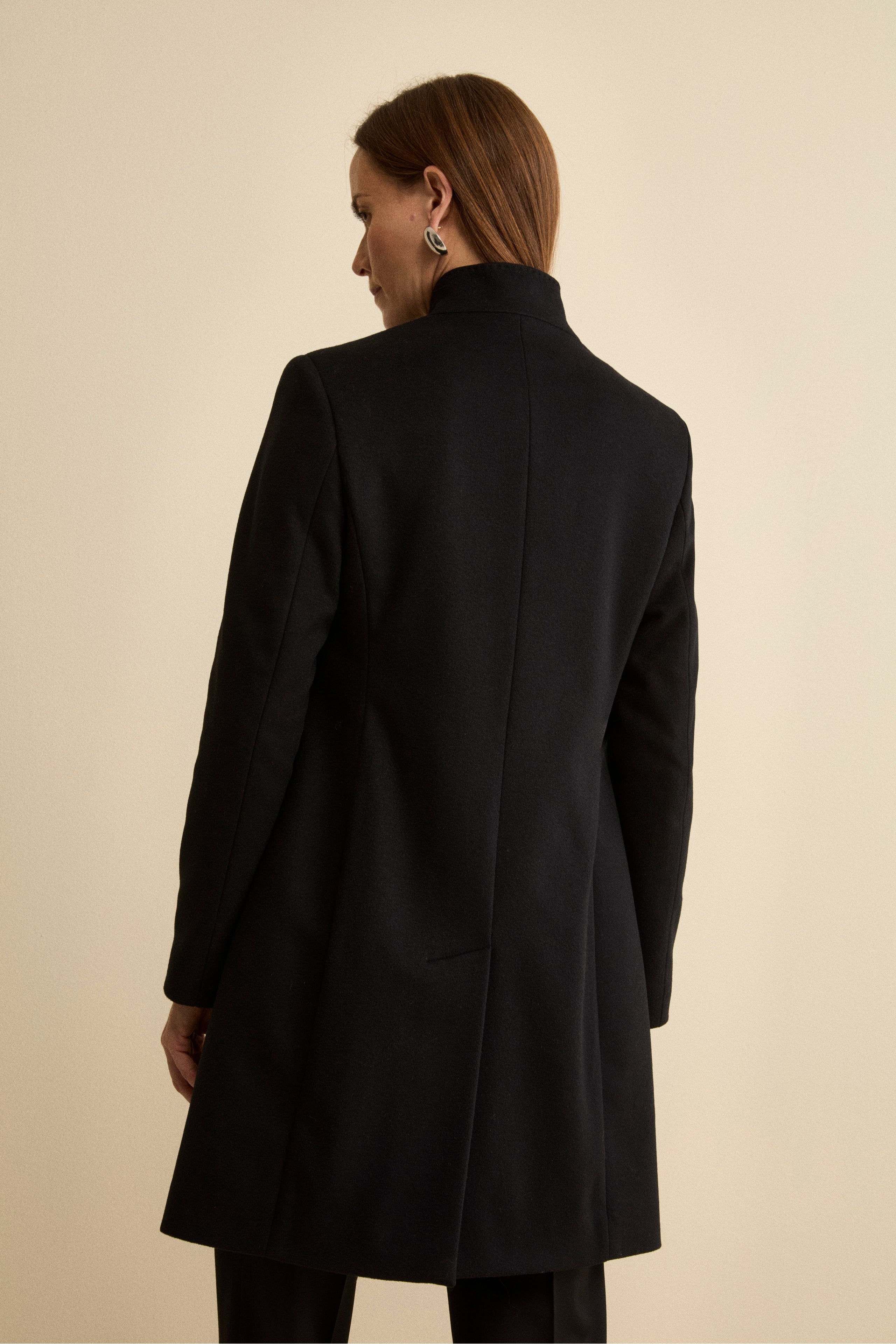 Fitted Midi Coat in Wool and Cashmere Blend - BLACK