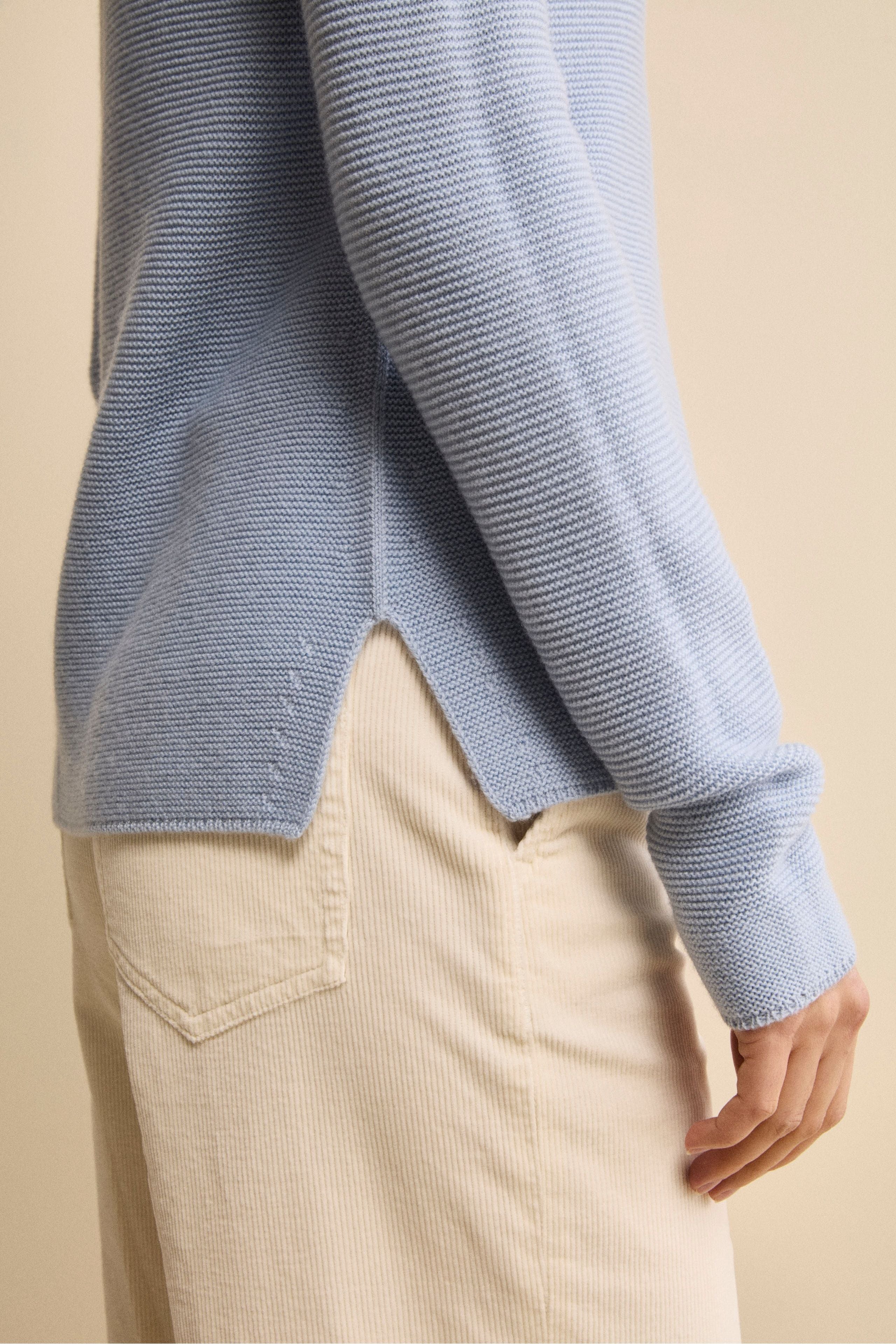 Sweater with Side Slits in Merino Wool - Light blue