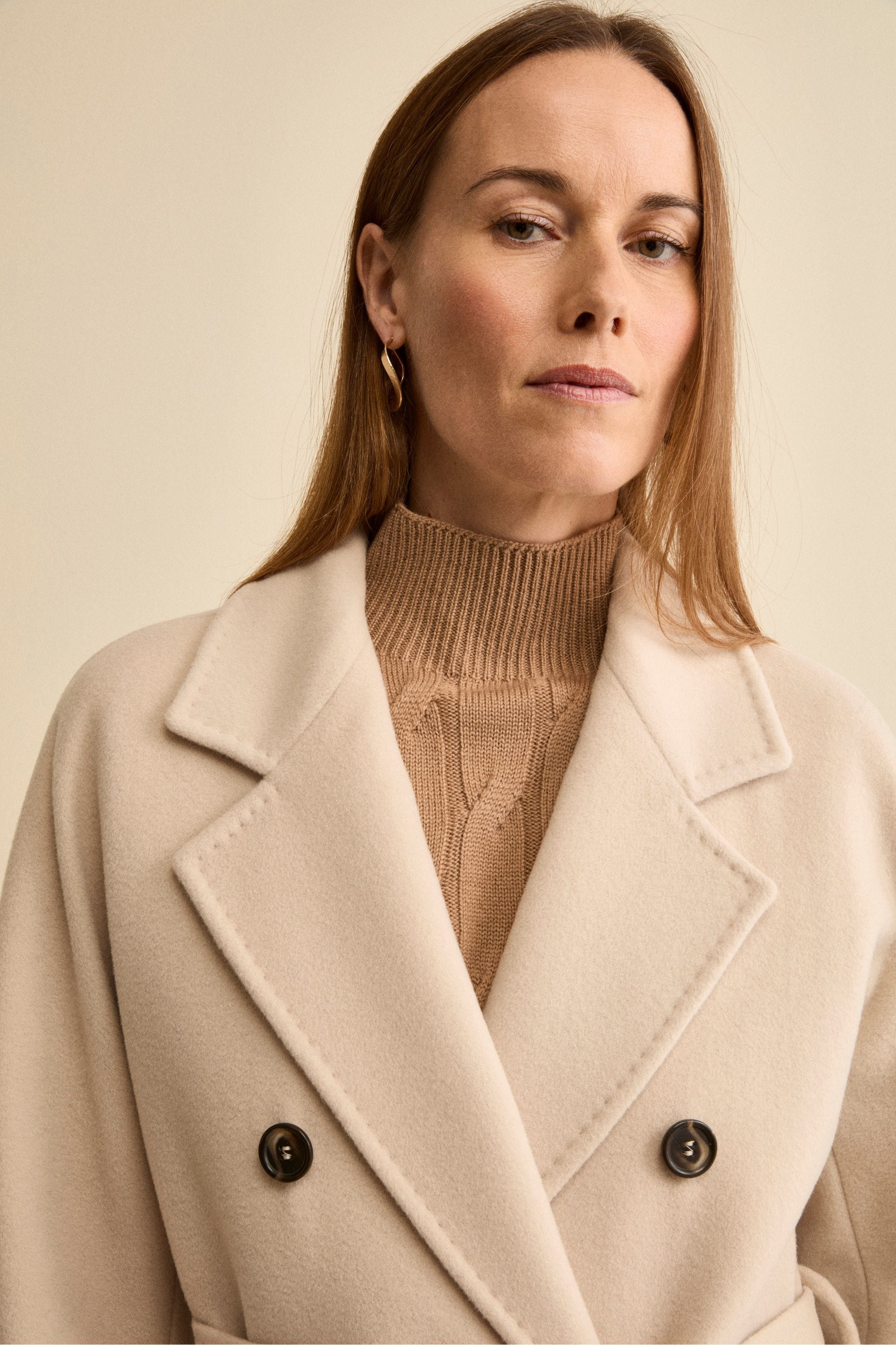 Double-Breasted Coat with Notch Lapels in Wool and Cashmere - Chalk white