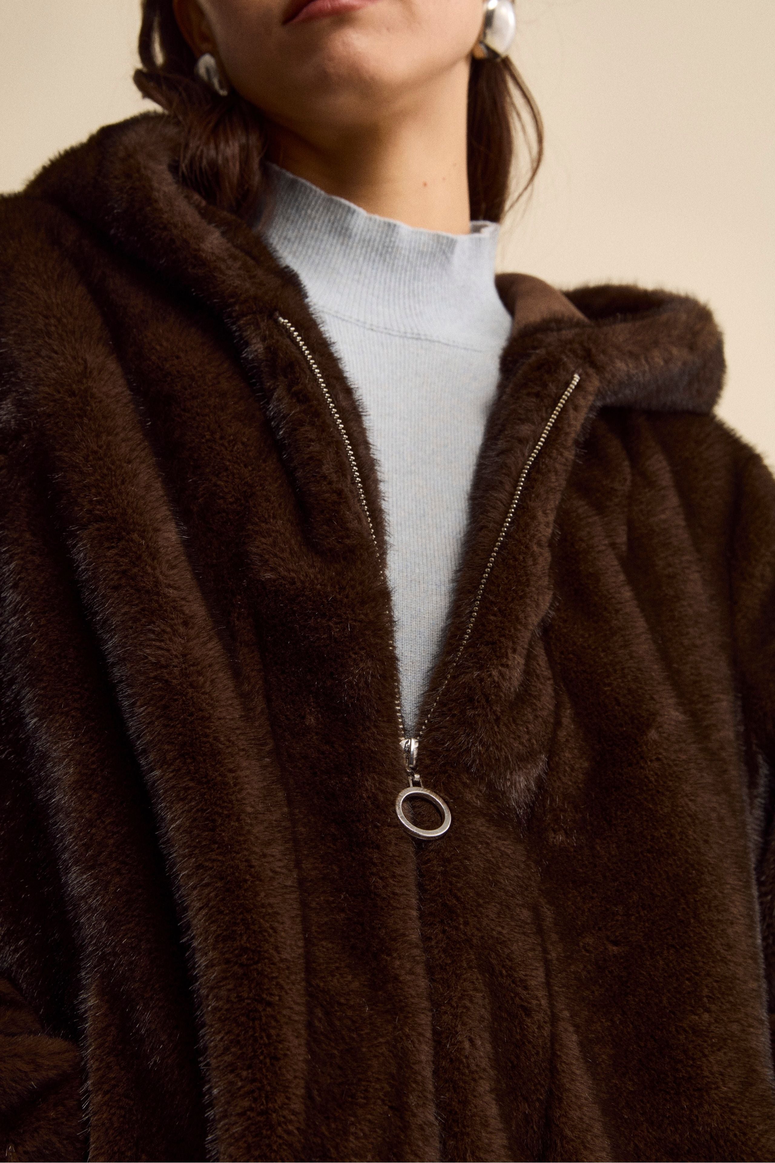 Fur Jacket with Zip and Hood - Dark brown