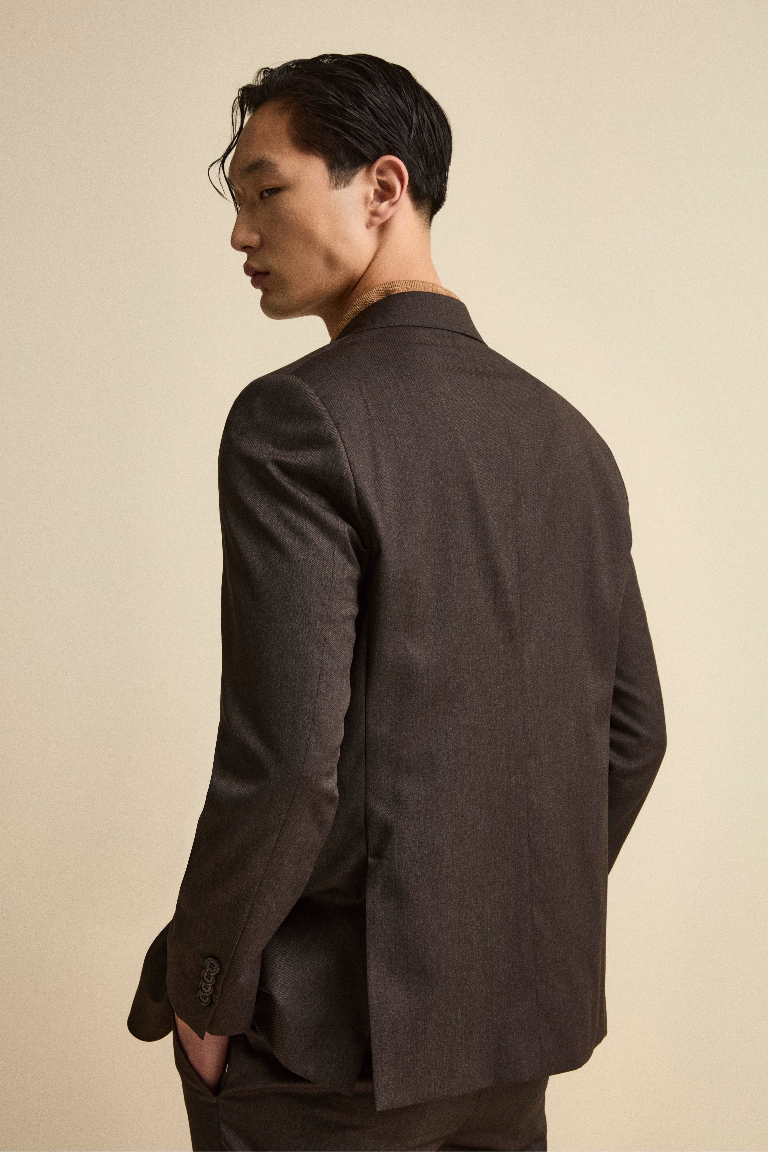 Comfort-Fit Single-Breasted Suit in Virgin Wool - brown