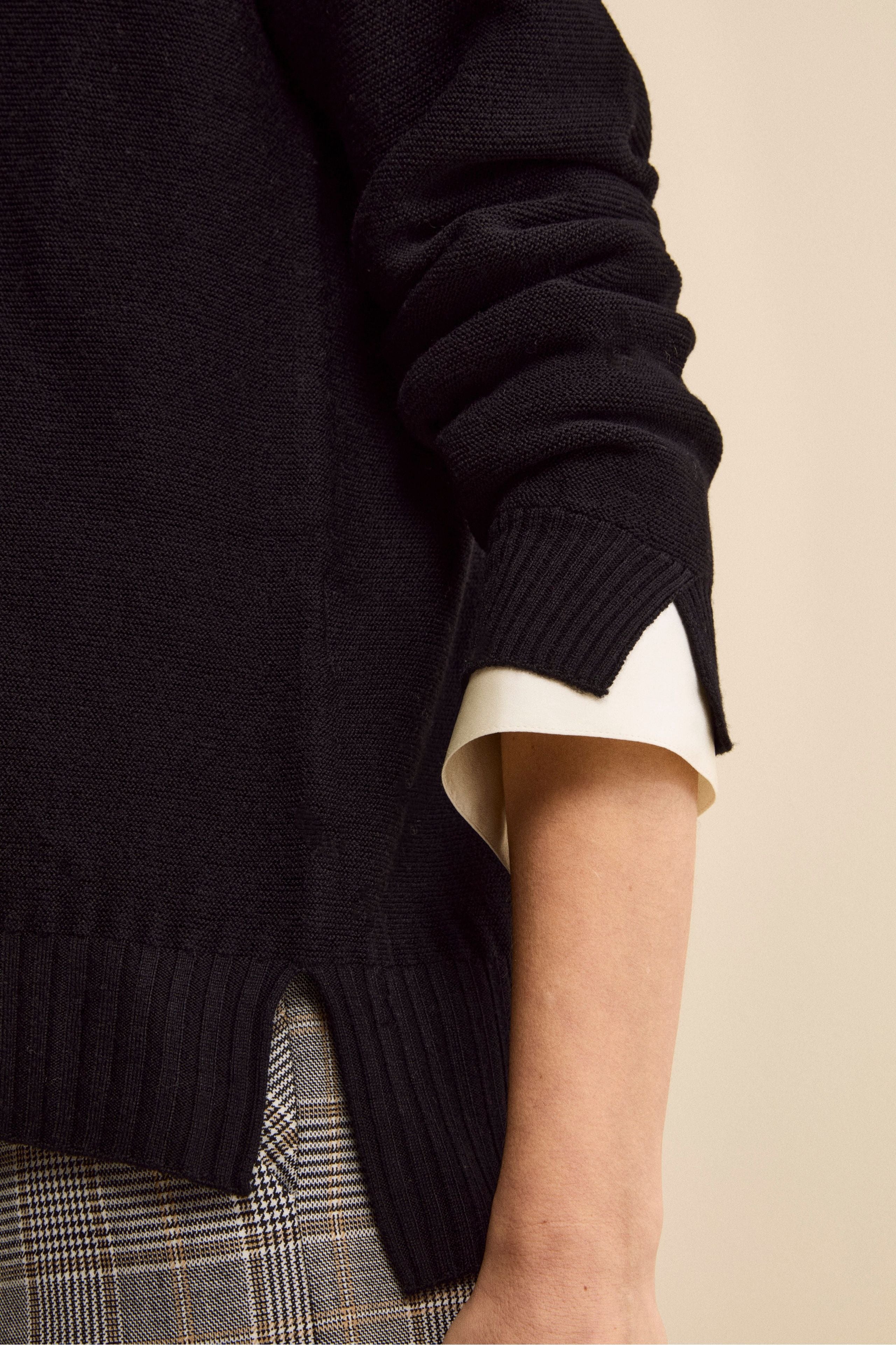 Oversize-V-Ausschnittpullover aus Merinowolle - SCHWARZ