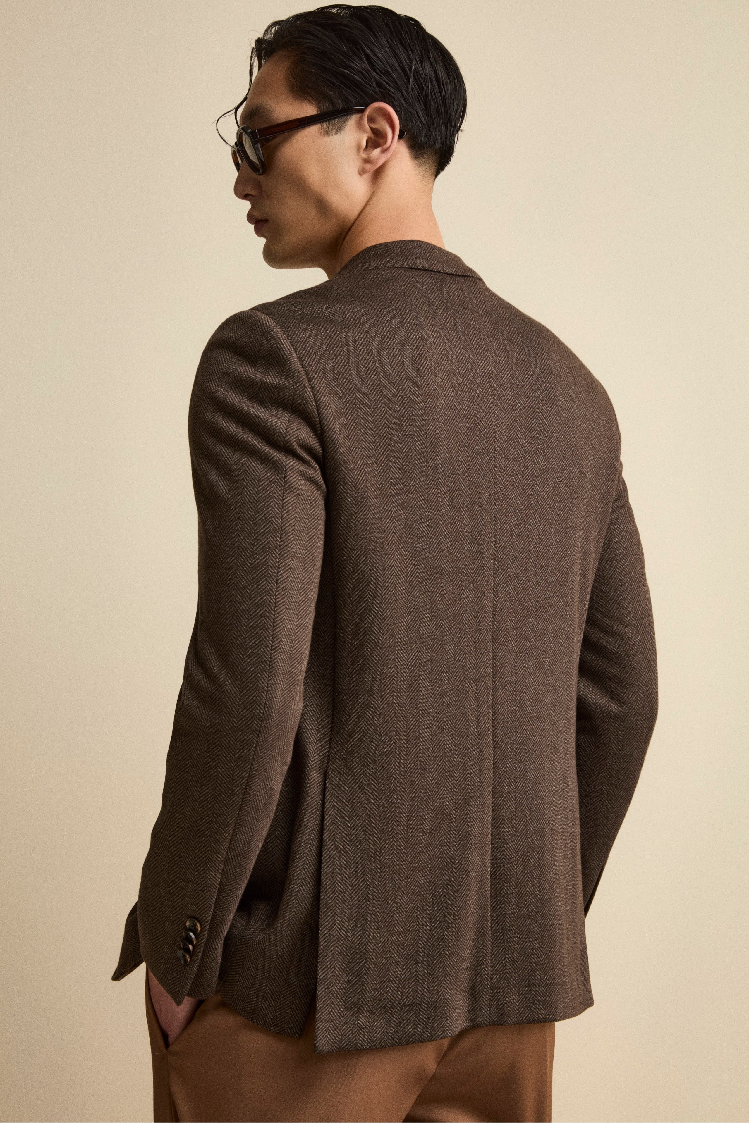 Single-Breasted Regular Fit Jacket with Notch Lapels - Dark brown