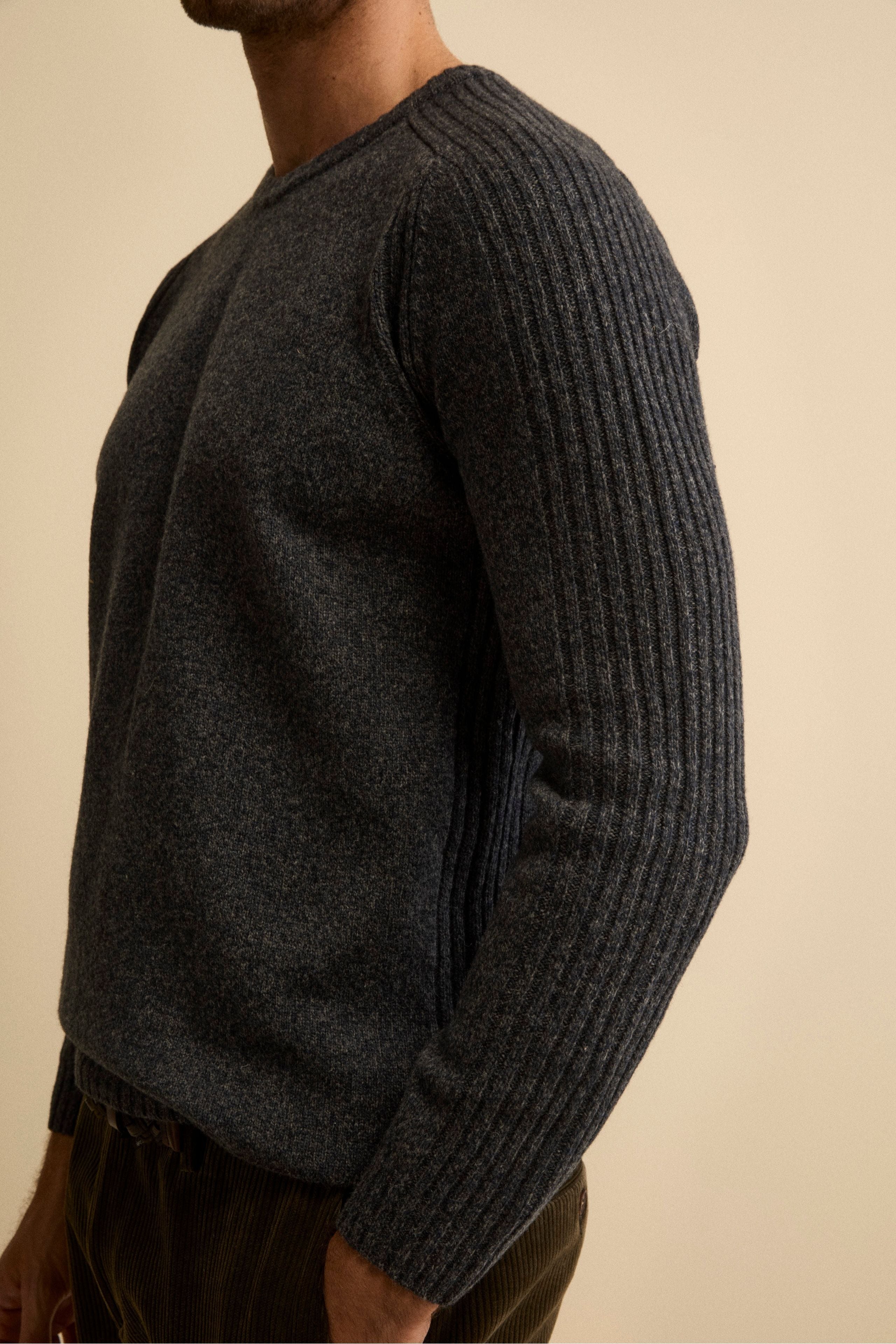 Ribbed Raglan Crewneck in Virgin Wool Blend - BLUE