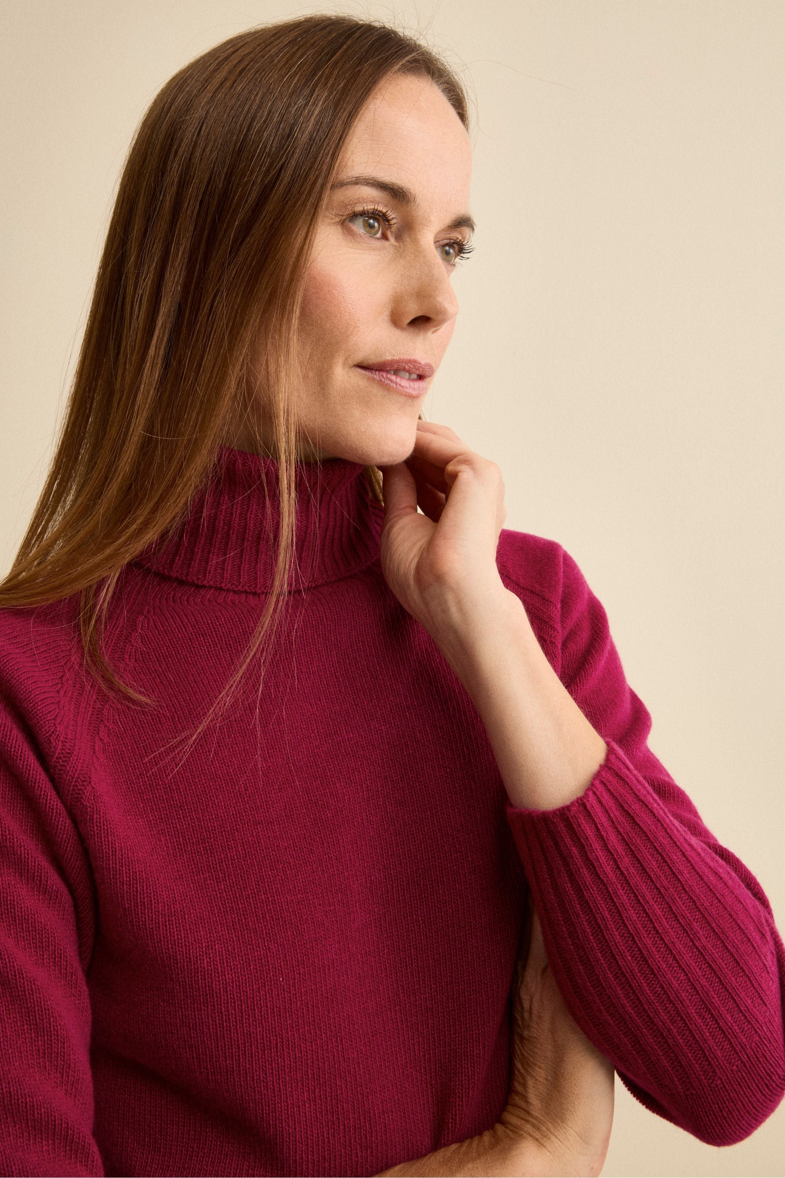 Raglan Turtleneck in Wool and Cashmere with Ribbed Neck - Cherry