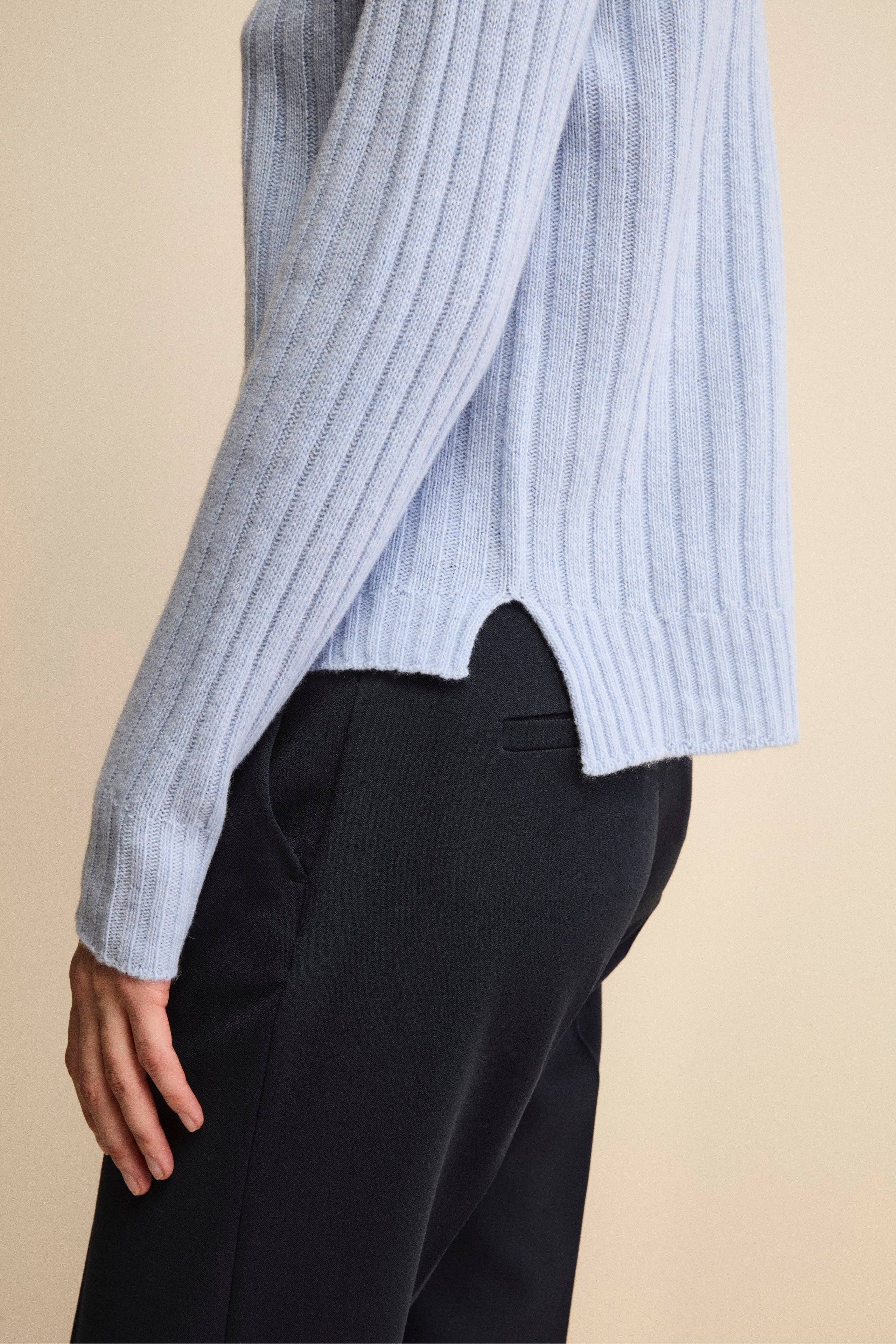 Turtleneck in Wool and Cashmere with Cable Detail - Light blue