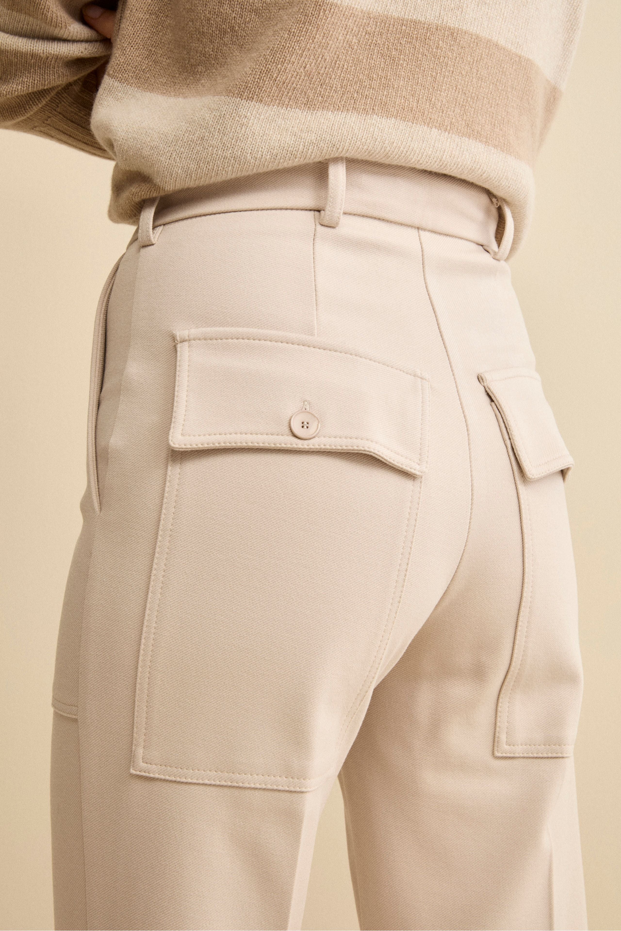 Elegant Straight-Leg Cargo Trousers - Sand brown