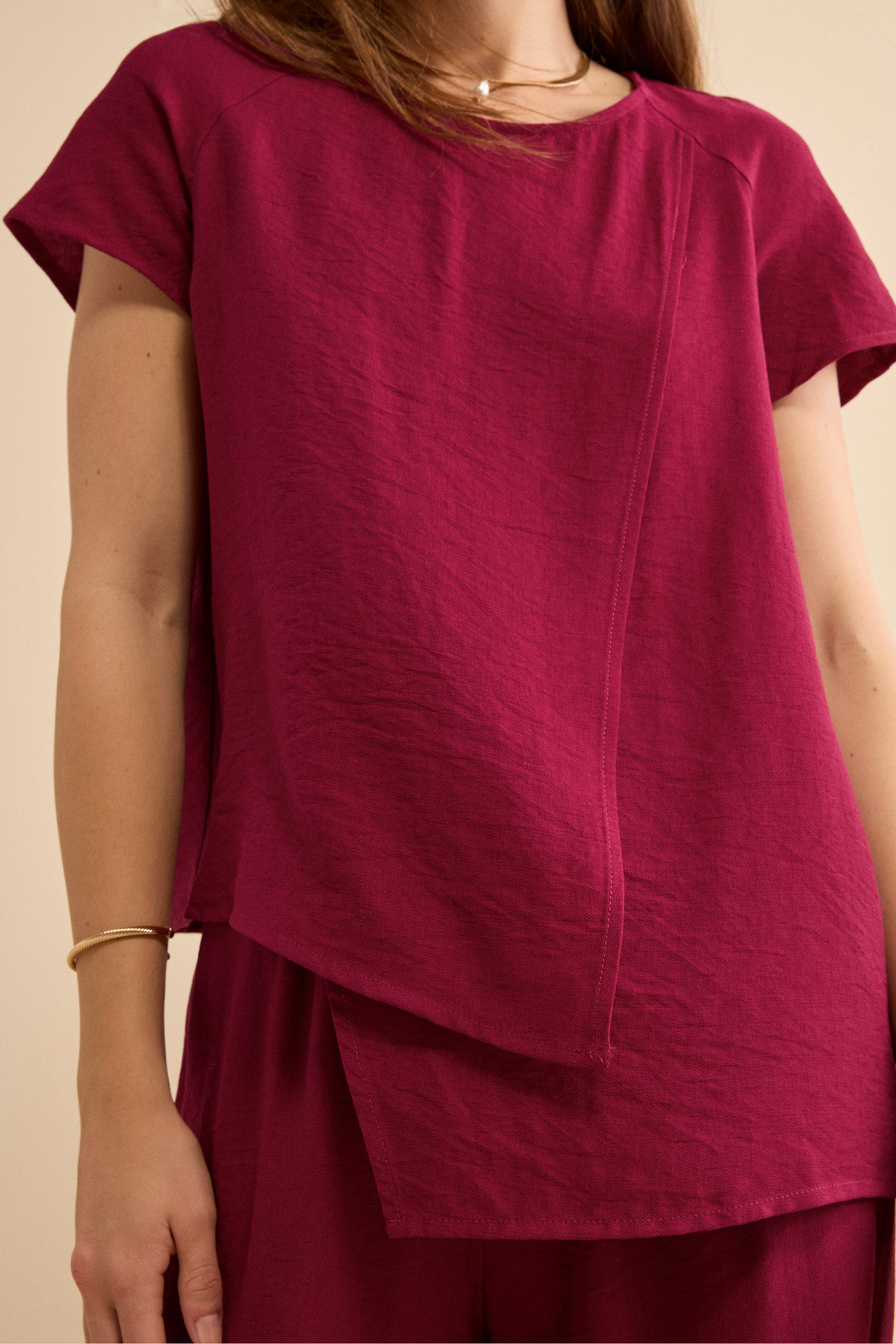 Top Girocollo Asimmetrico con Mezza Manica - BORDEAUX