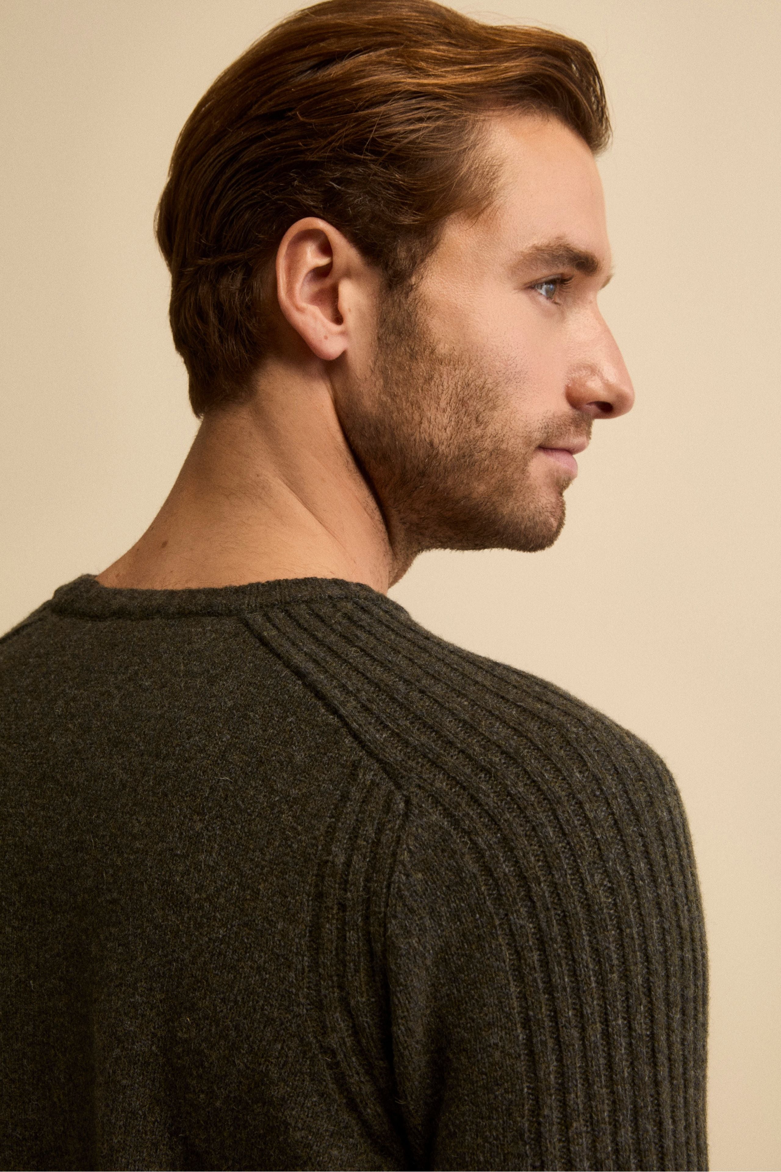 Ribbed Raglan Crewneck in Virgin Wool Blend - GREEN