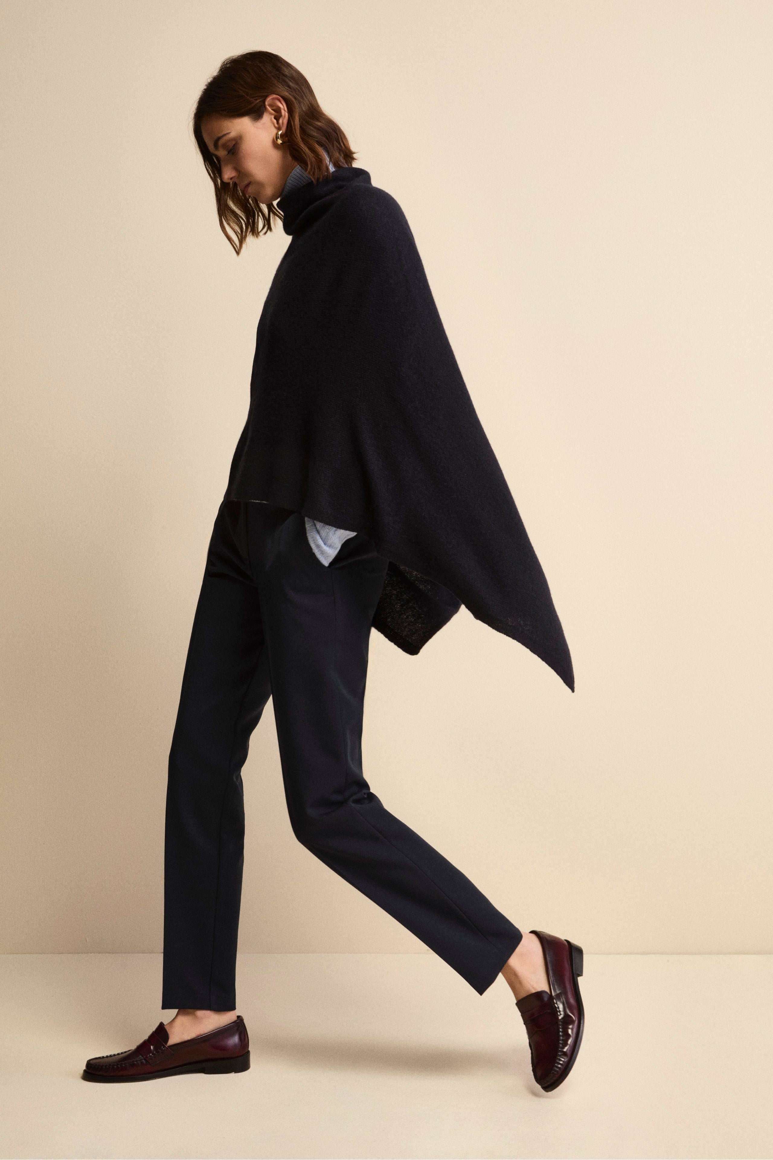 Cashmere cape - BLUE MARINE