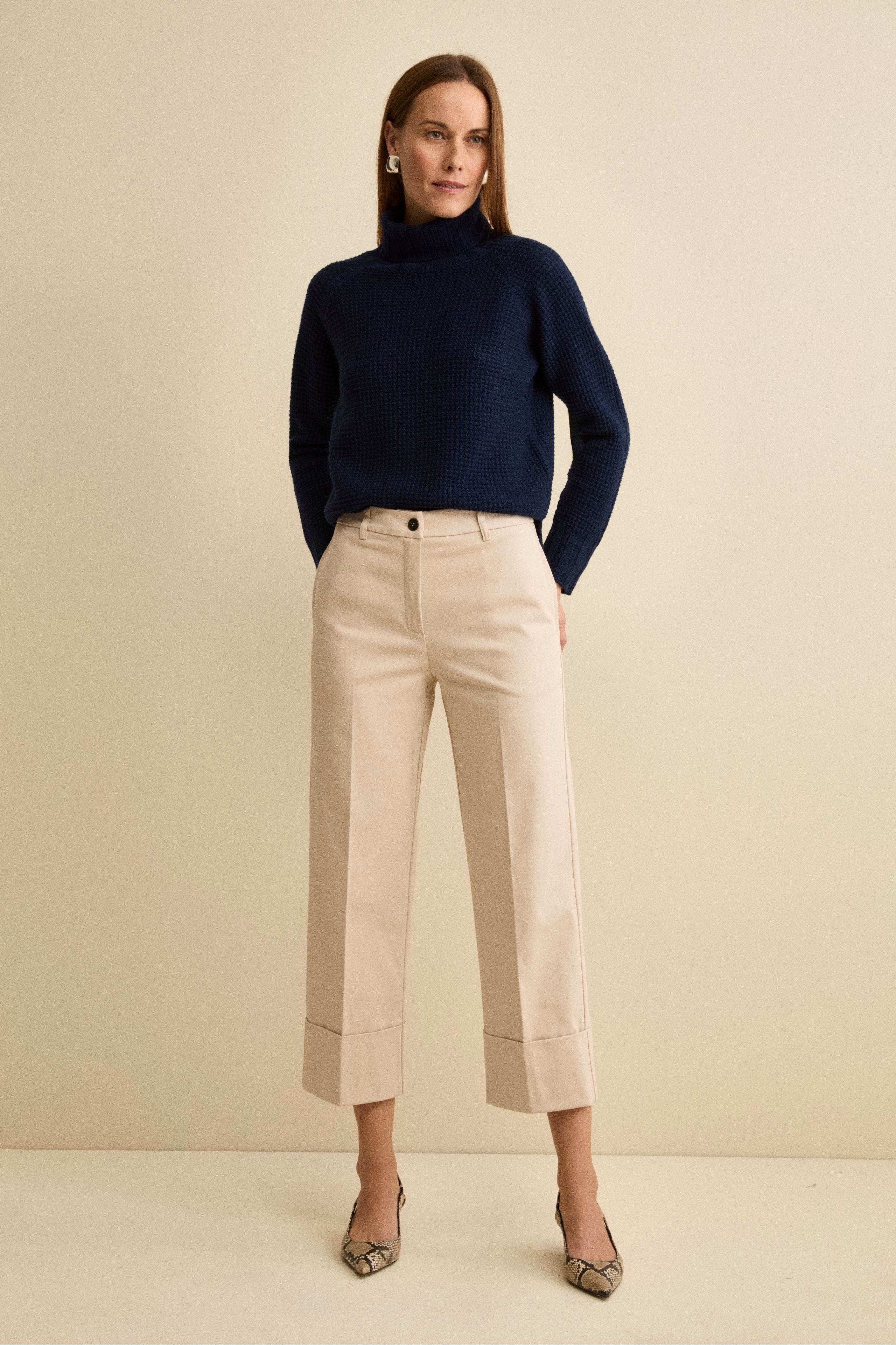 Wide-Leg Pleated Trousers with Cuff - Chalk white