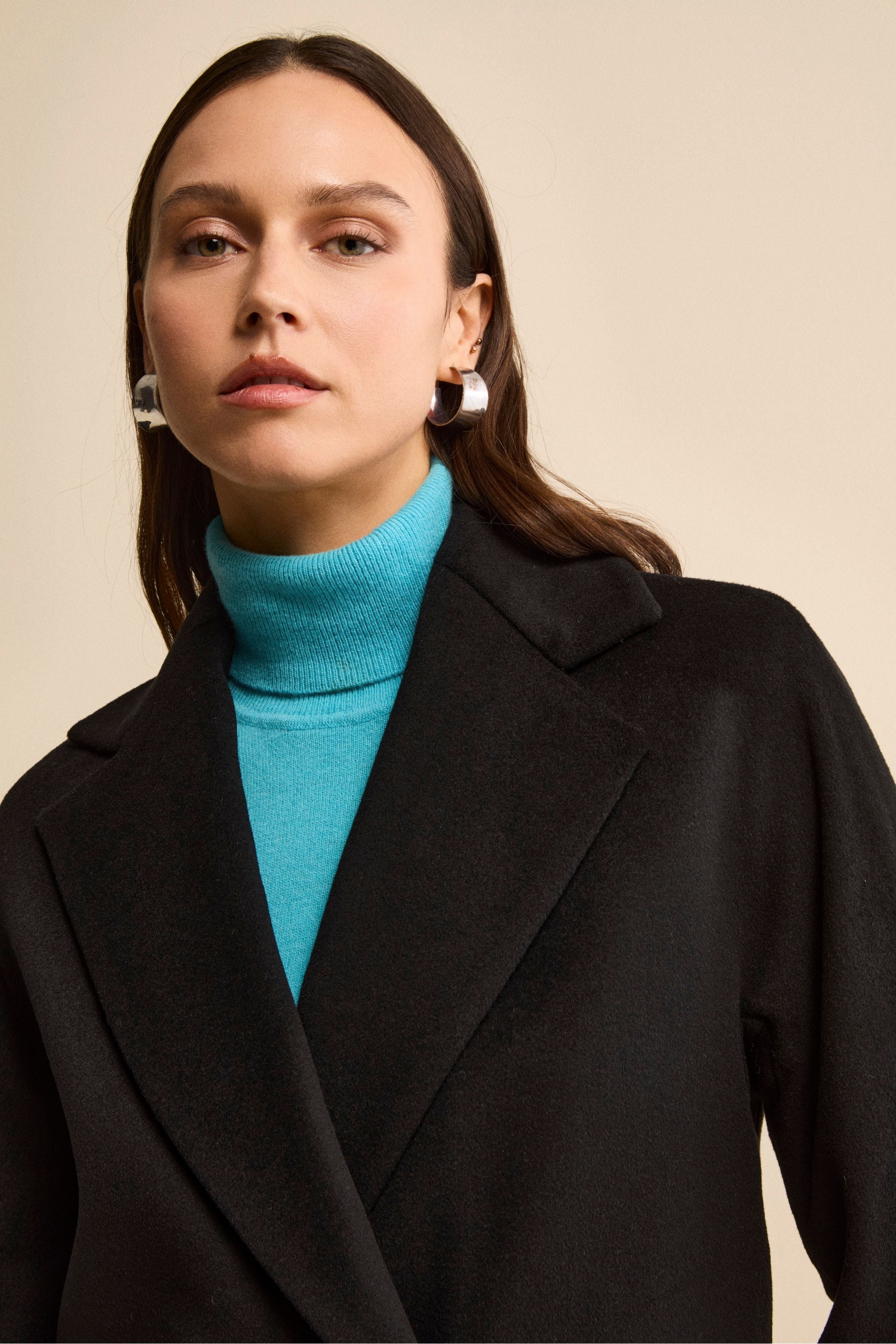 Midi Double-Breasted Coat in Wool and Cashmere Blend - BLACK
