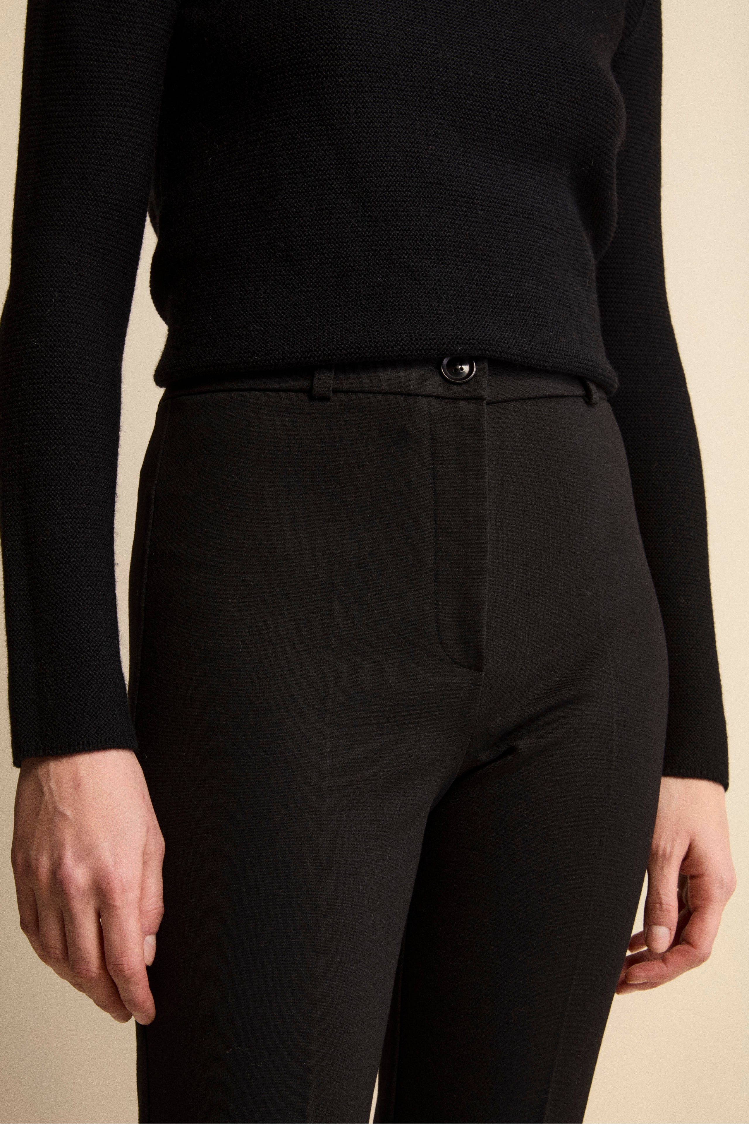 Zigarettenhose – SCHWARZ