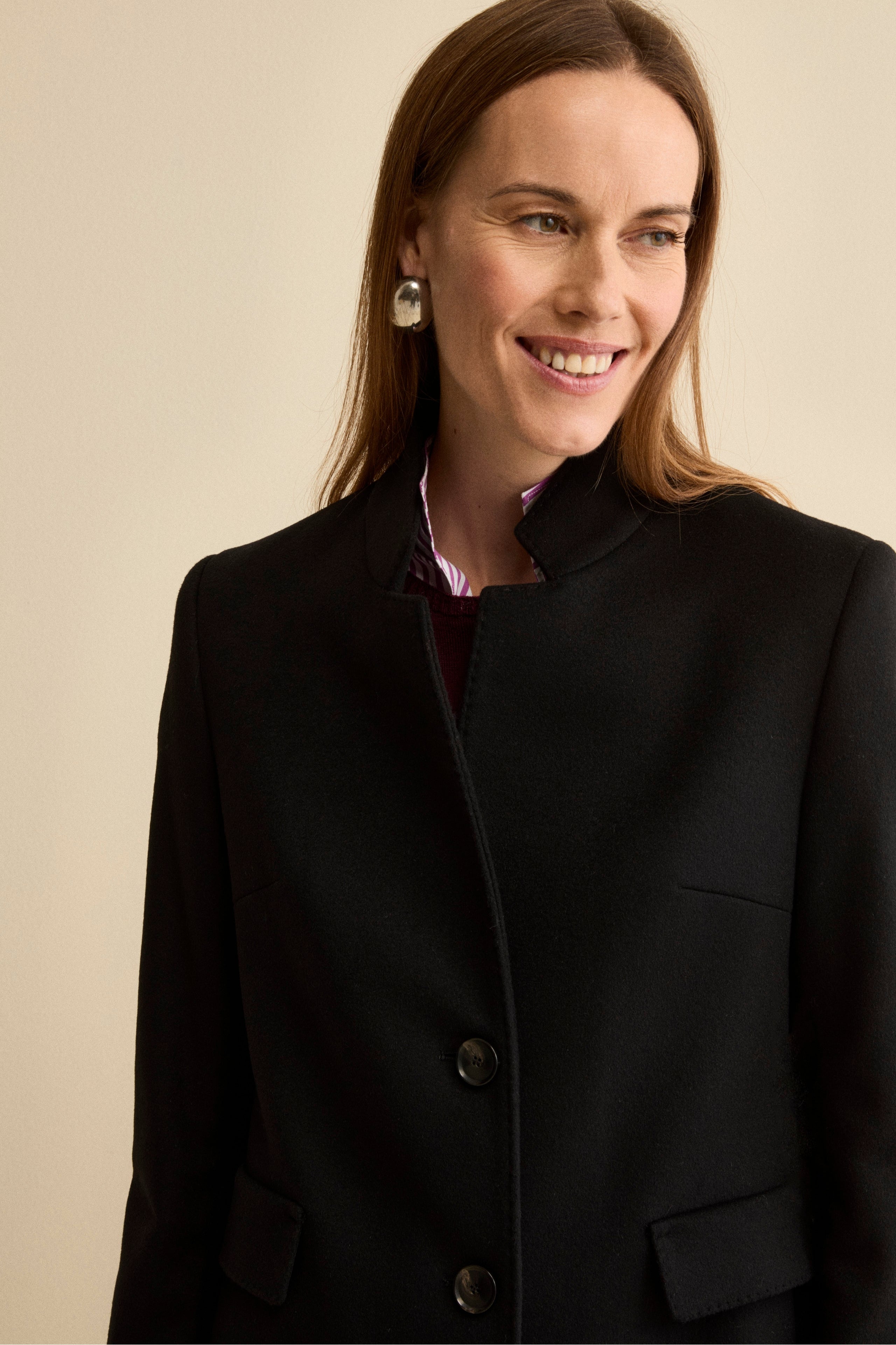 Fitted Midi Coat in Wool and Cashmere Blend - BLACK