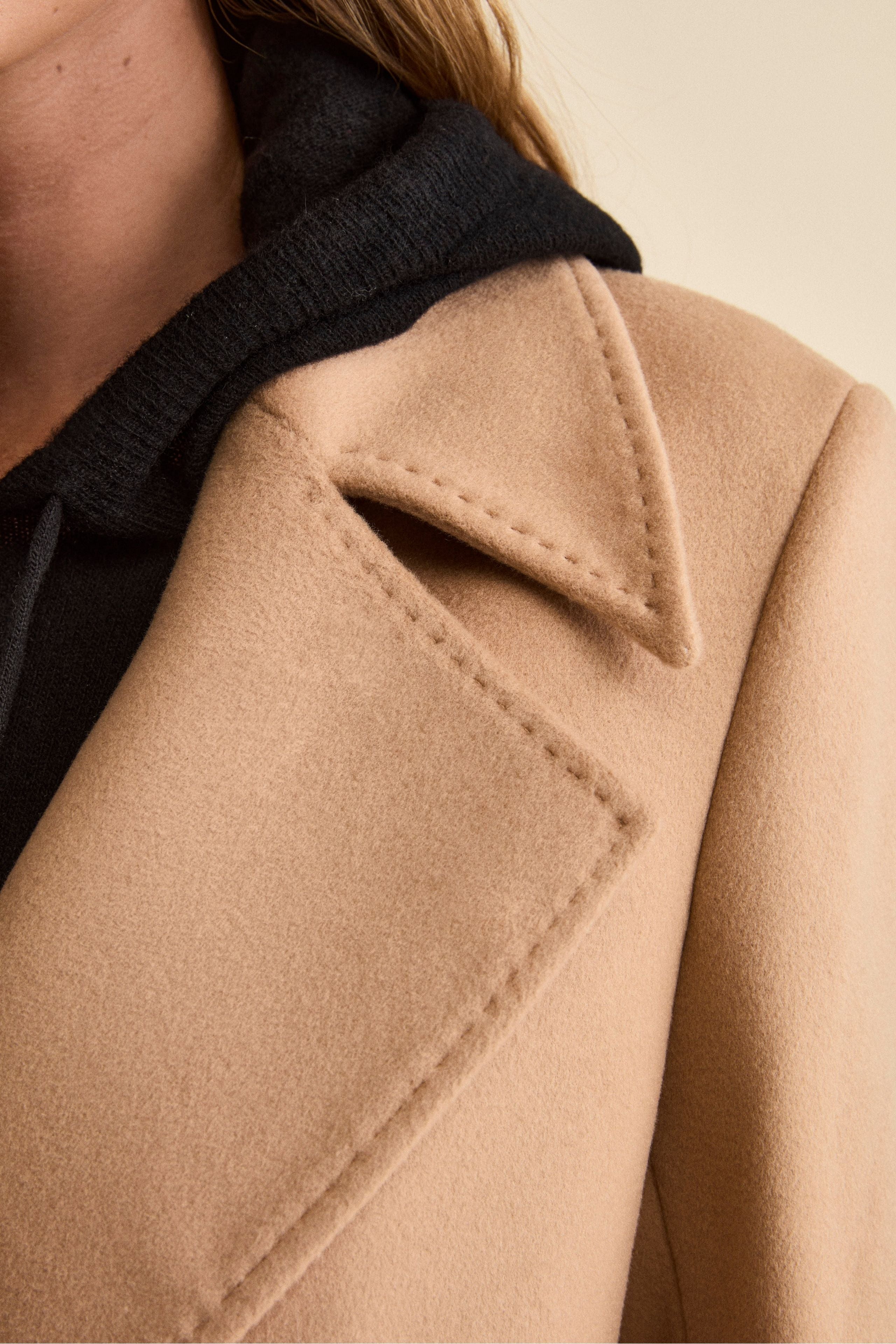 Long Double-Breasted Coat in Wool and Cashmere Blend - Camel
