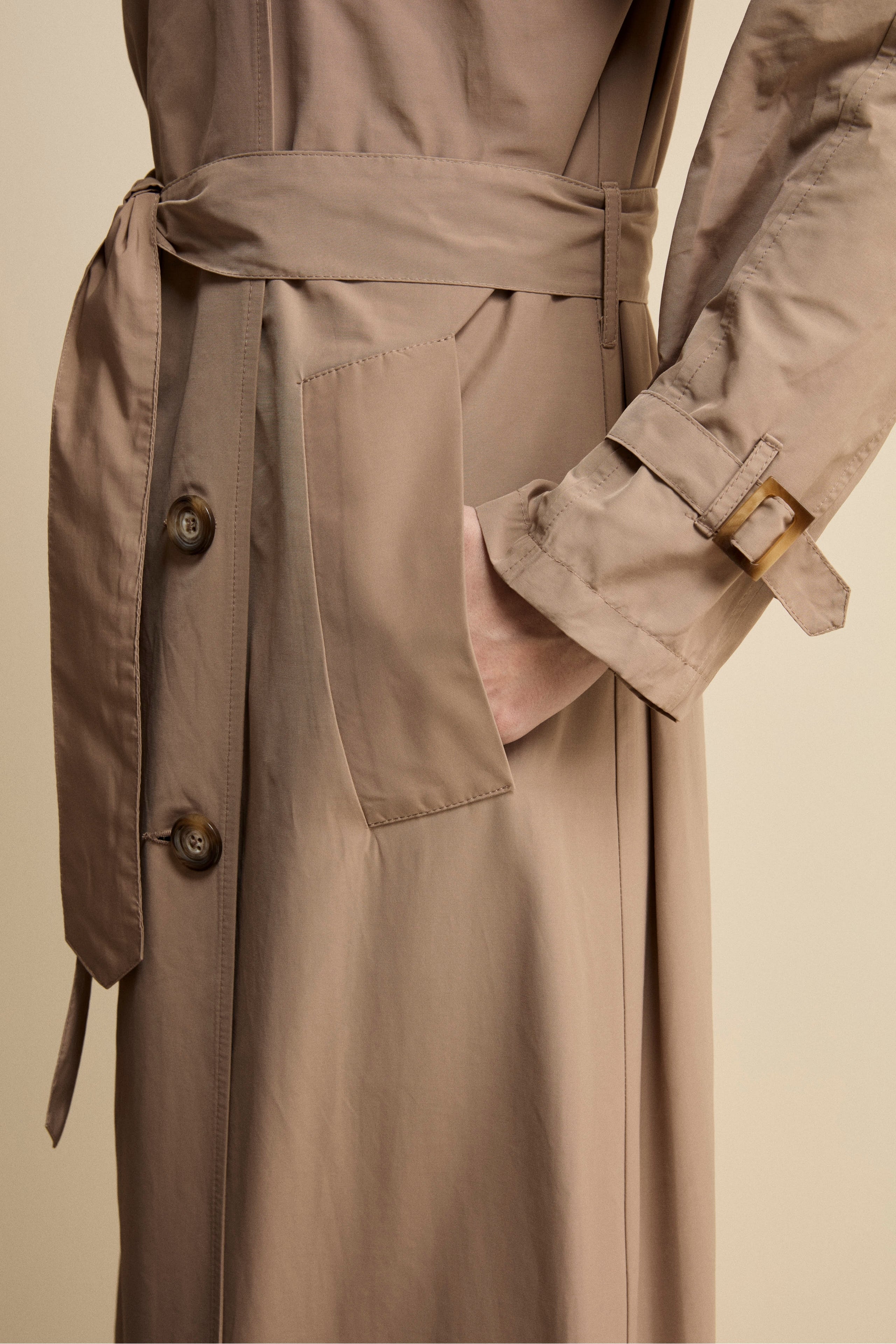 Trench Lungo Doppiopetto con Cintura - CAMMELLO