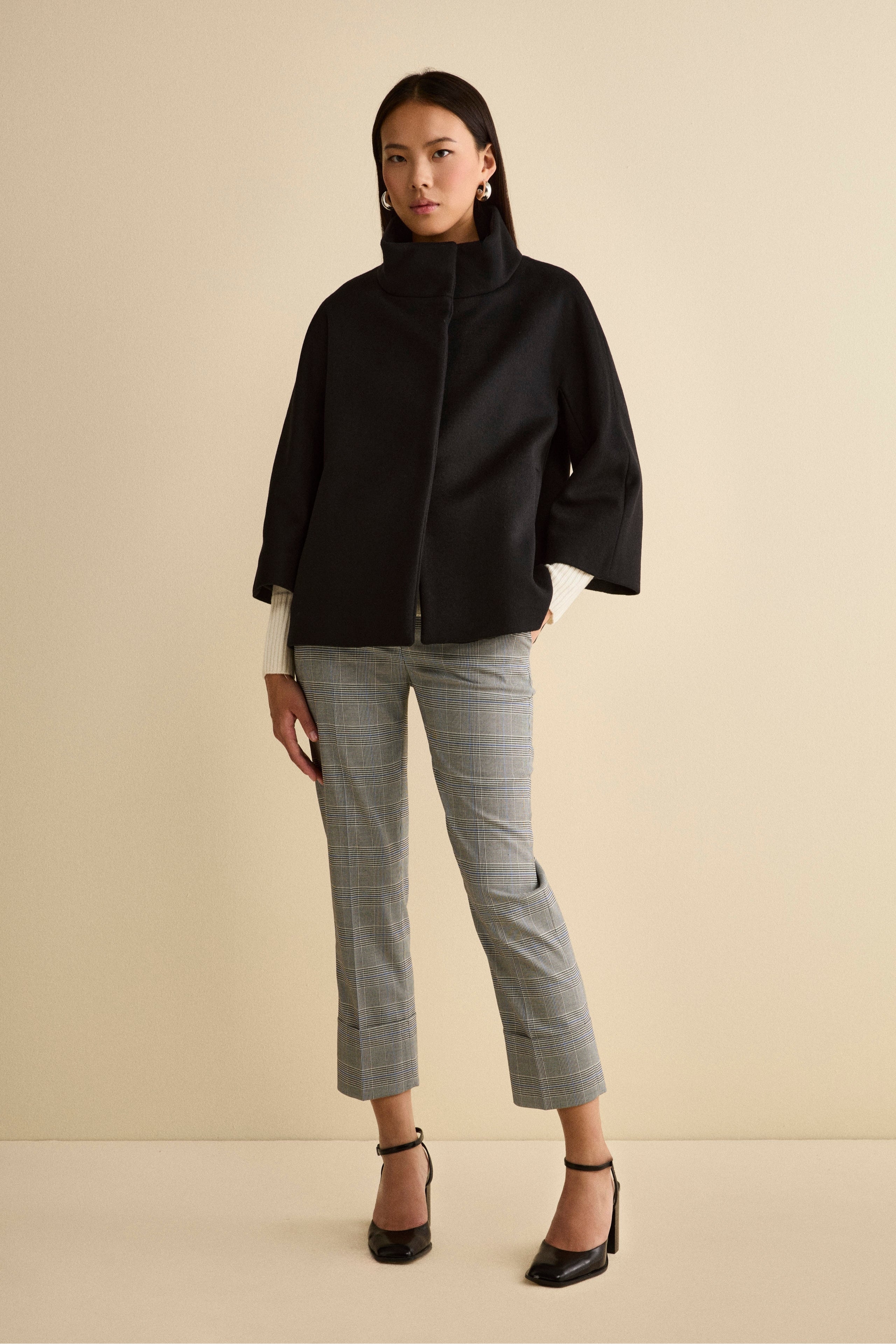 Short Oversized Coat in Wool and Cashmere Blend - BLACK