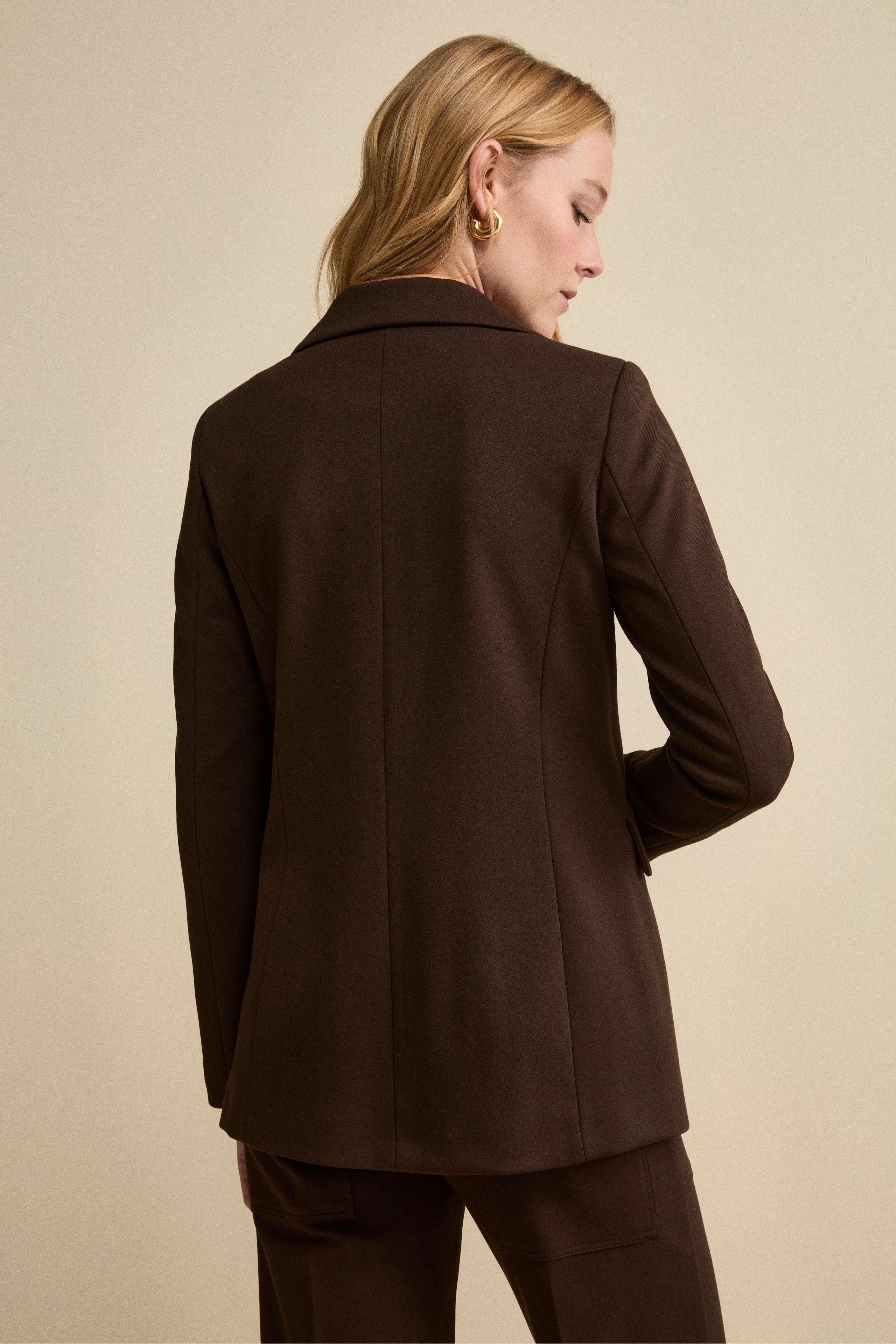 Elegant Long Jacket with Peak Lapels - Dark brown