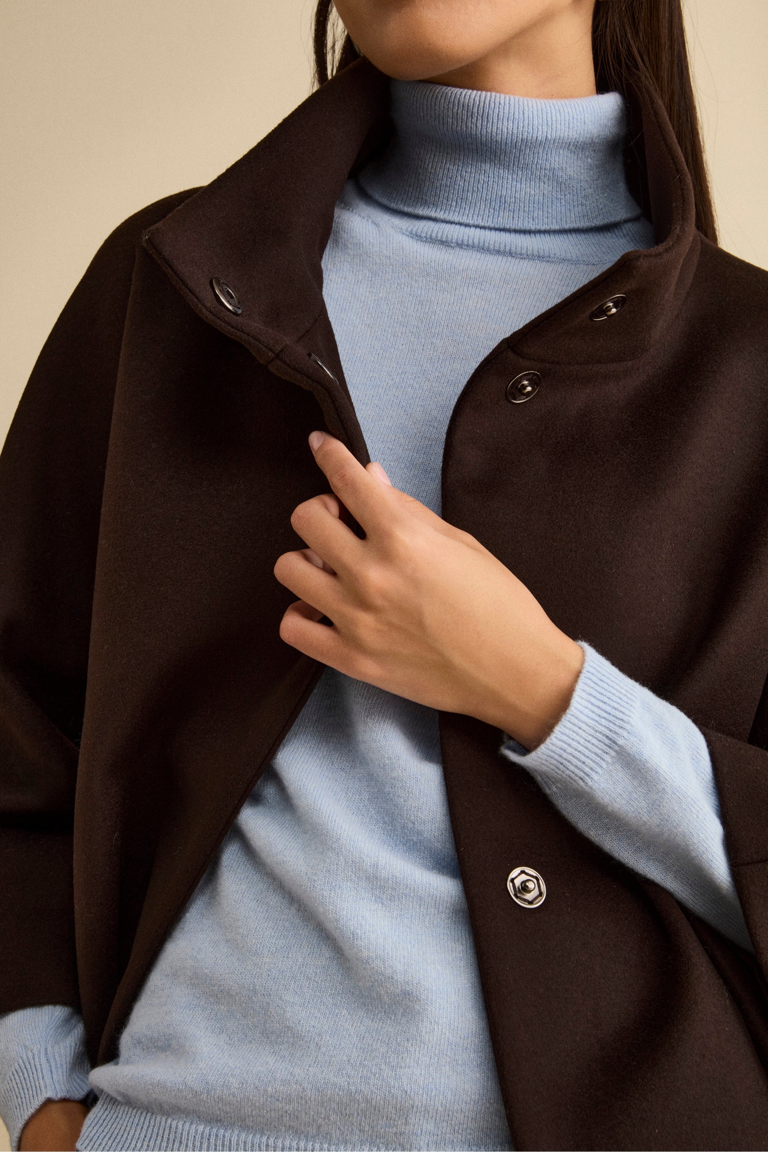 Short Oversized Coat in Wool and Cashmere Blend - Dark brown