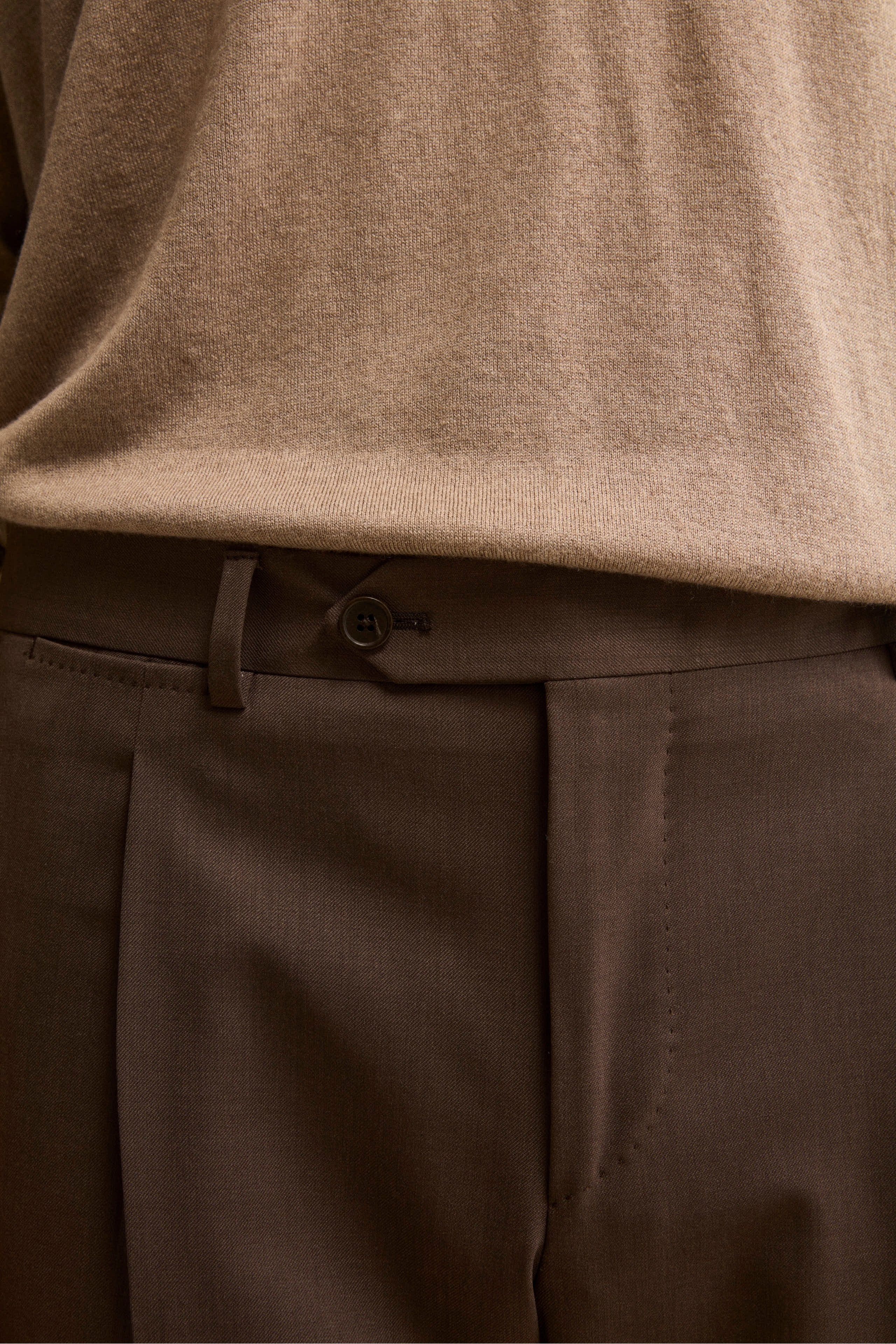 Single-Breasted Virgin Wool Suit with Peak Lapels - -