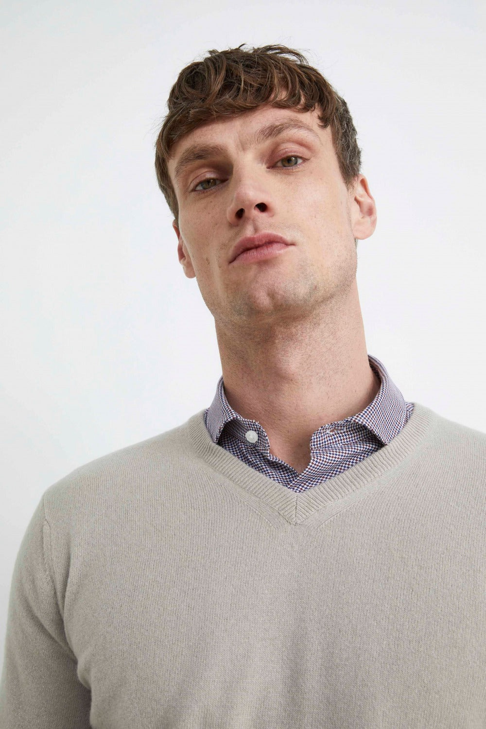 Maglia in lana con scollo a V - GRIGIO