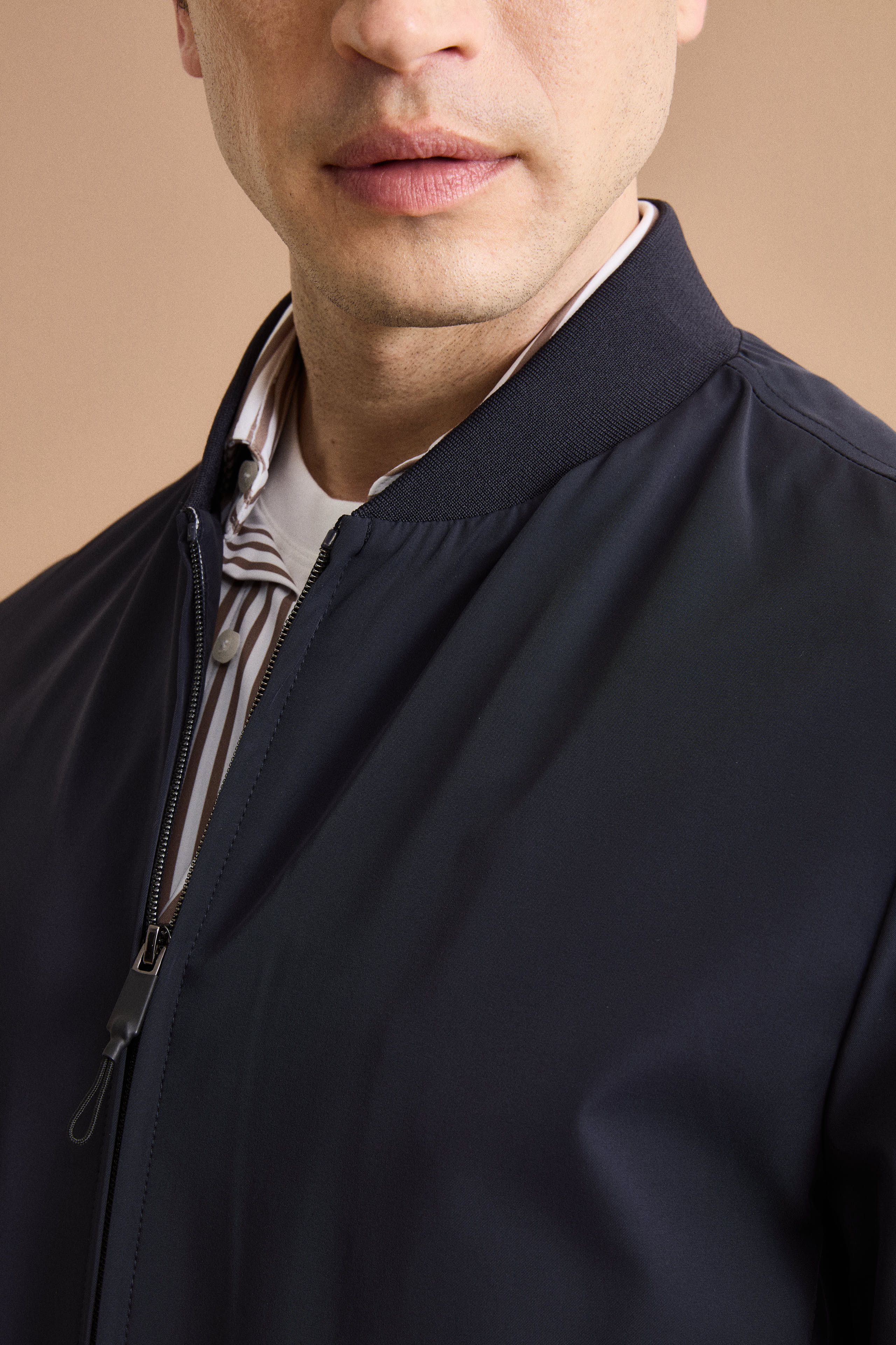 Leichte Jacke mit Strickbündchen - BLAU